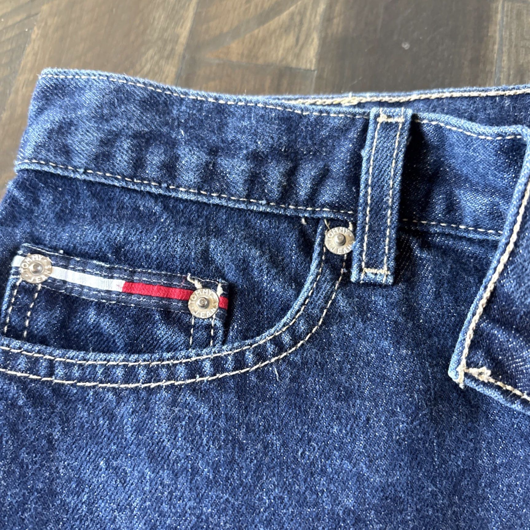 Vintage VINTAGE Y2K Tommy Jeans Denim Skirt Womens Juniors Size 9 Low Rise Mini Blue Size 30" / US 8 / IT 44 - 4 Thumbnail
