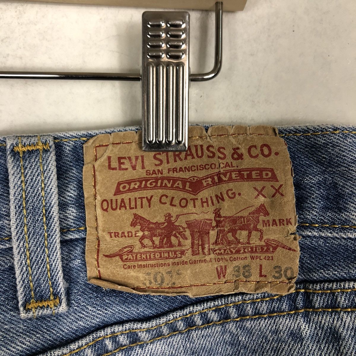 Levi's 🔥90’s VINTAGE LEVIS DISTRESSED DENIM JEANS USA Size US 36 / EU 52 - 13 Thumbnail