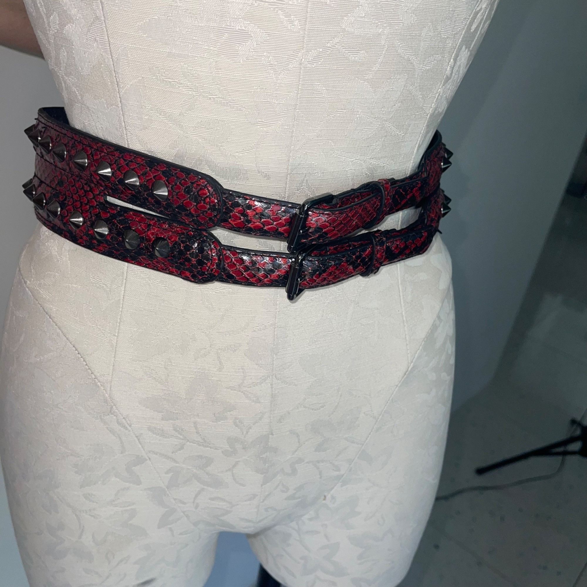 Other Bcbg Womens Belt Size Small Red Studded Snake Size ONE SIZE - 3 Thumbnail