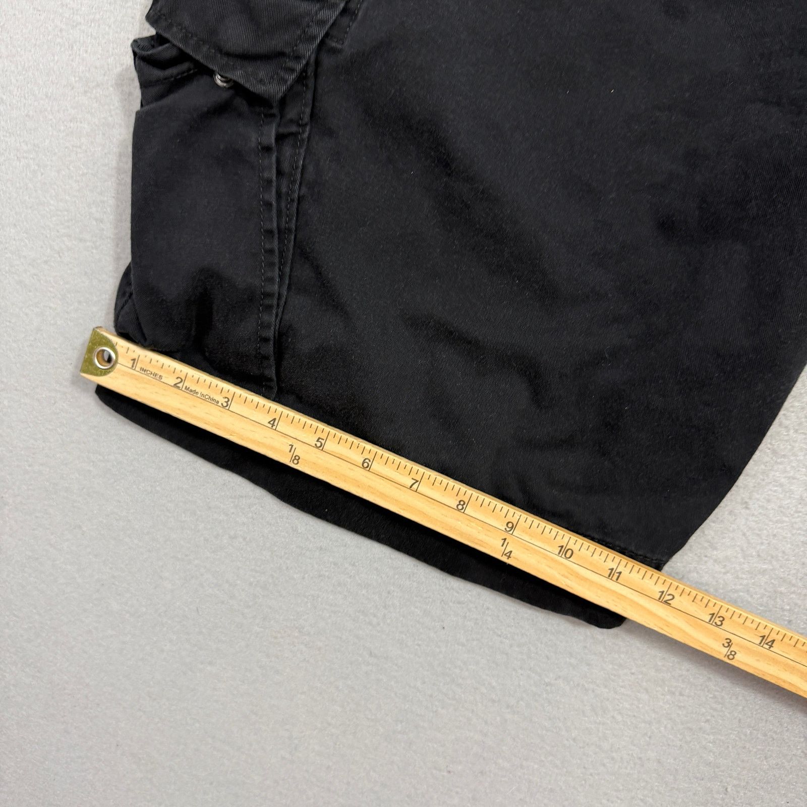 Levi's Vintage Levis Cargo Shorts 38 Black 12" Inseam Paratrooper Size US 38 / EU 54 - 11 Thumbnail