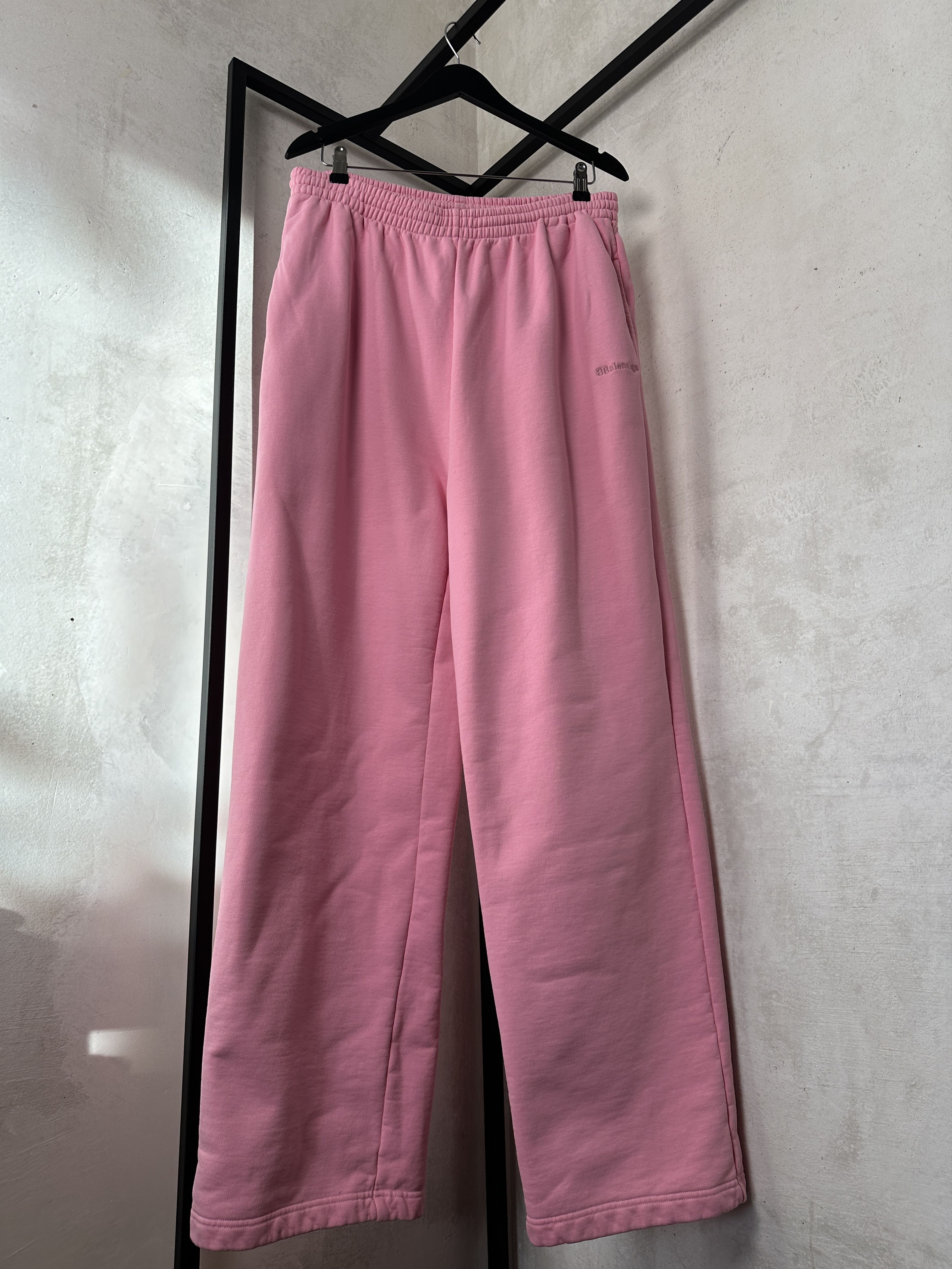 Balenciaga Balenciaga Pink BB Logo Sweatpants Size US 34 / EU 50 - 1 Thumbnail
