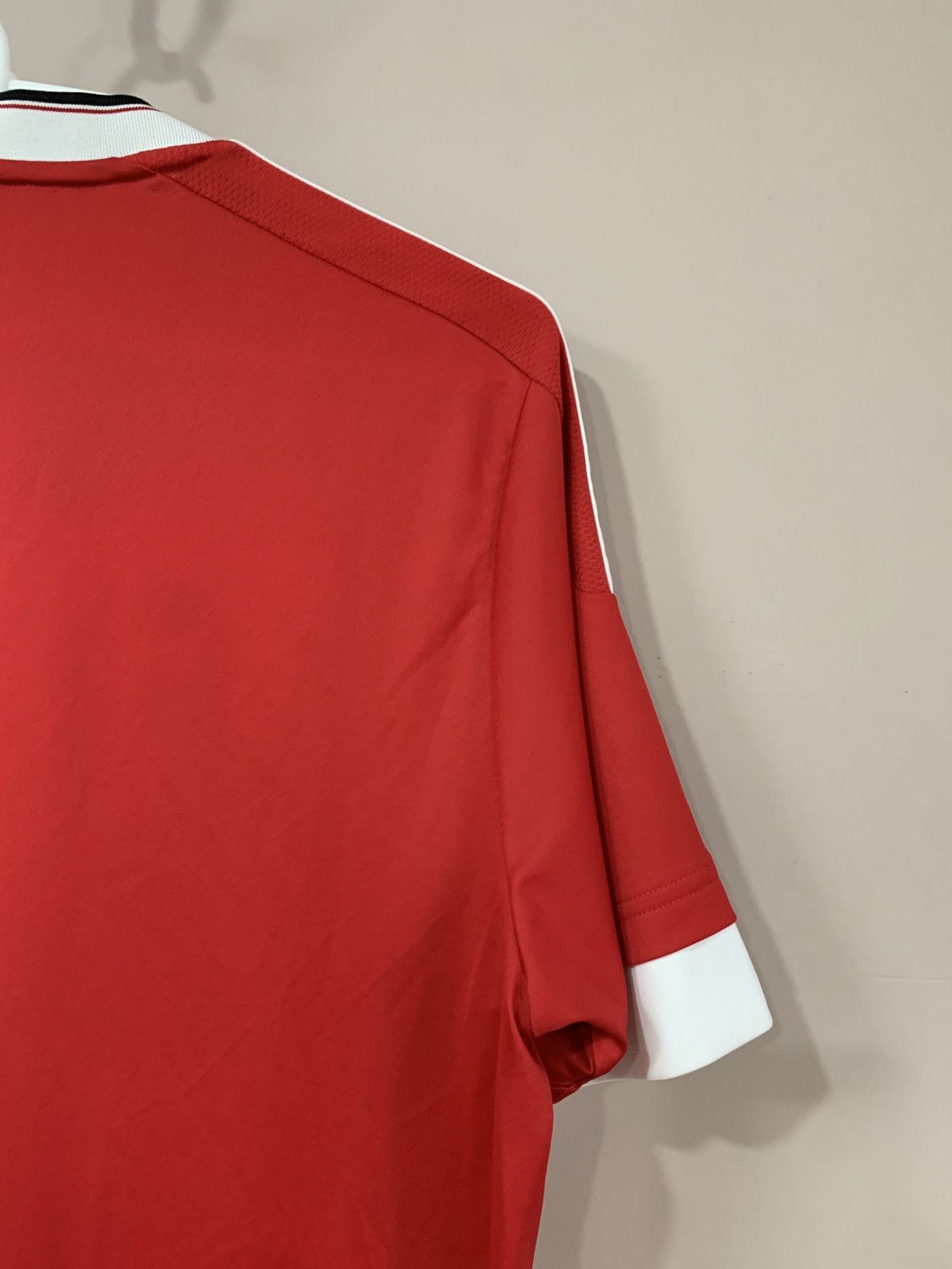 Adidas Manchester United adidas 2015 2016 home soccer shirt jersey Size US M / EU 48-50 / 2 - 9 Thumbnail