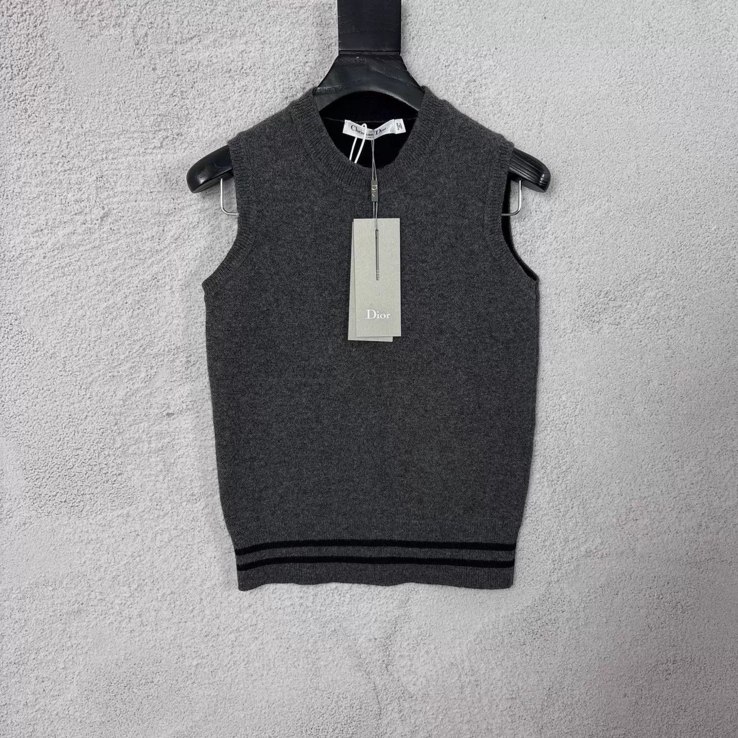 Dior Dior Charcoal Gray Cashmere Knit Vest 34 New Size XS / US 0-2 / IT 36-38 - 1 Thumbnail
