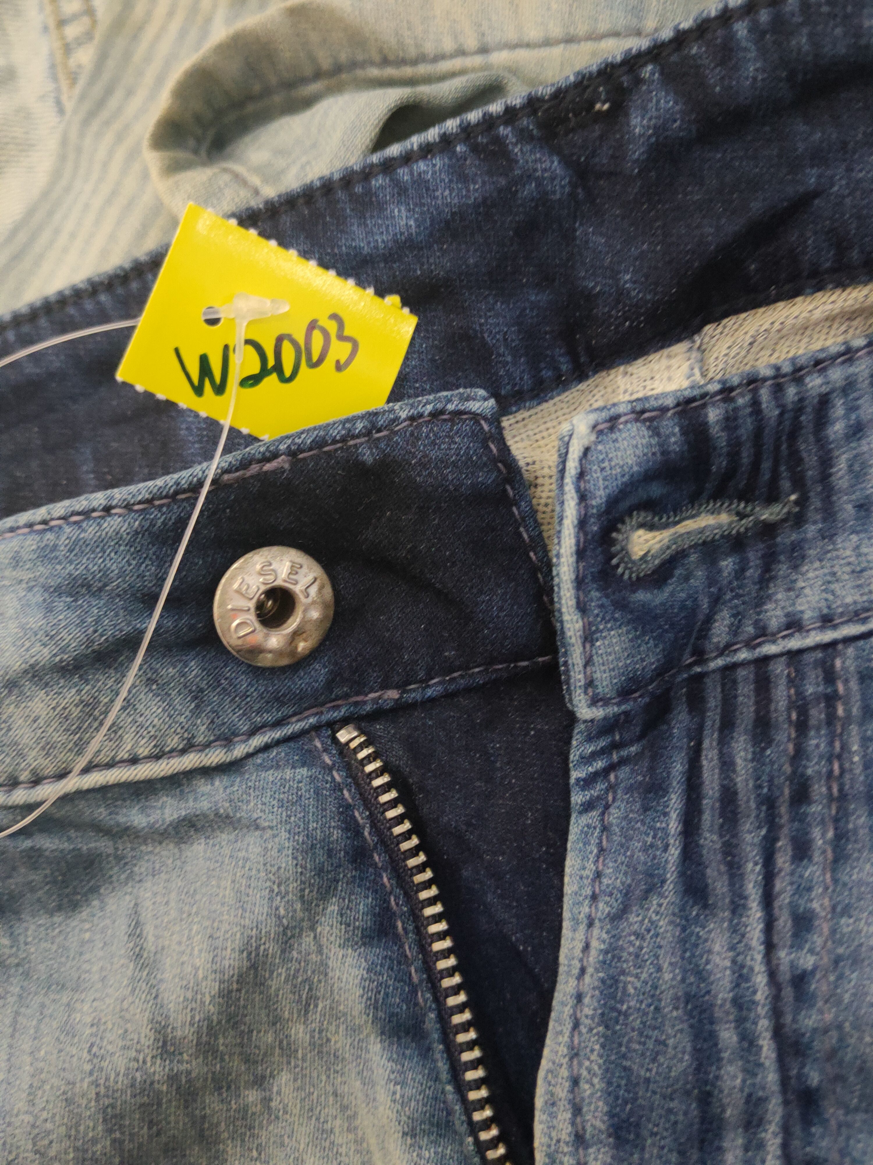 Diesel Diesel Dark Blue Faded Distressed denim Soft Jeans #W2003 Size US 27 - 19 Thumbnail
