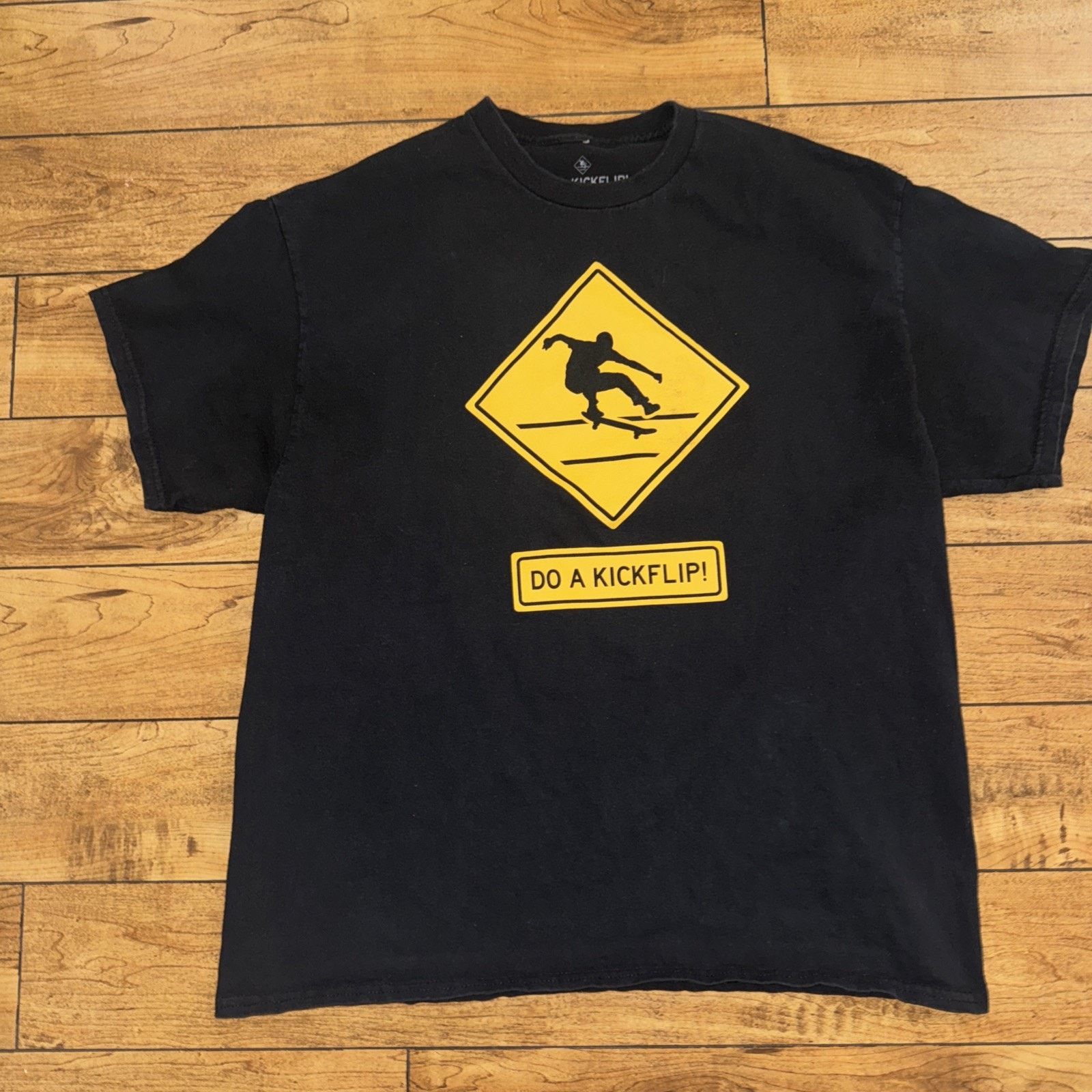 Vintage The Berrics “Do A Kickflip” T-Shirt Black XL 22x27 Size US XL / EU 56 / 4 - 1 Thumbnail