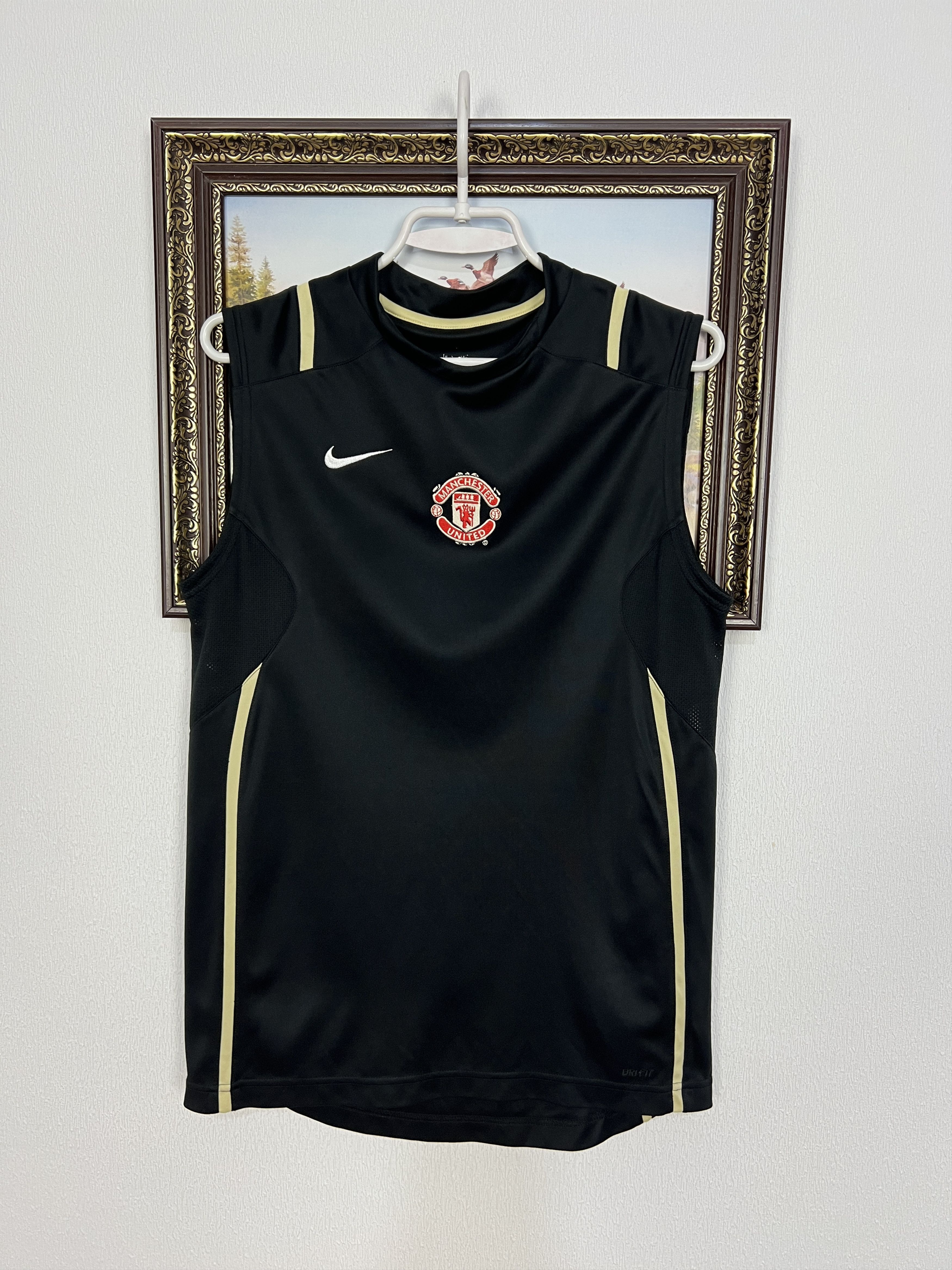 Nike Manchester United Football Train Vest Shirt Soccer Jersey Size US S / EU 44-46 / 1 - 1 Thumbnail