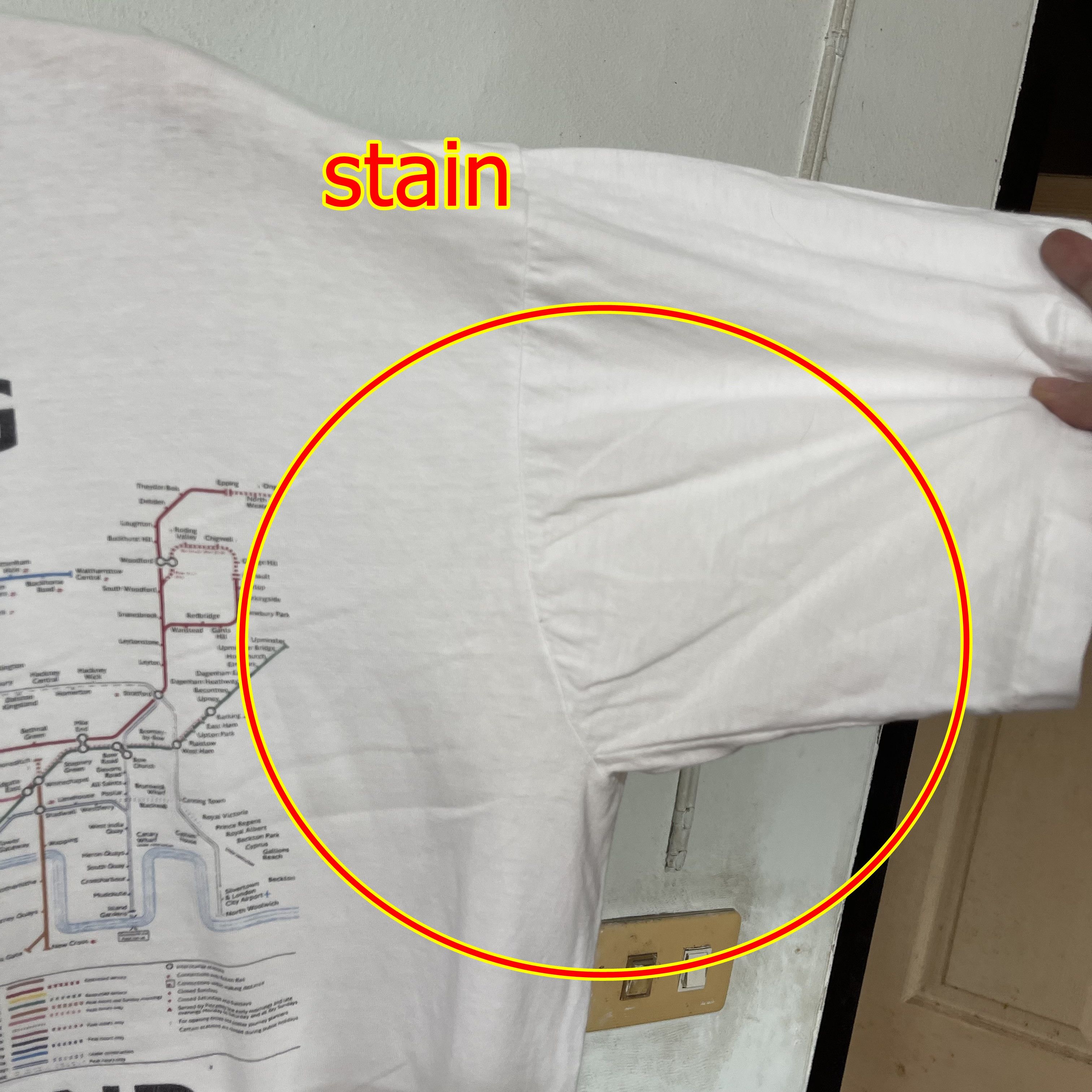 Vintage Vintage 90s London Underground T-Shirt Size US XL / EU 56 / 4 - 8 Thumbnail