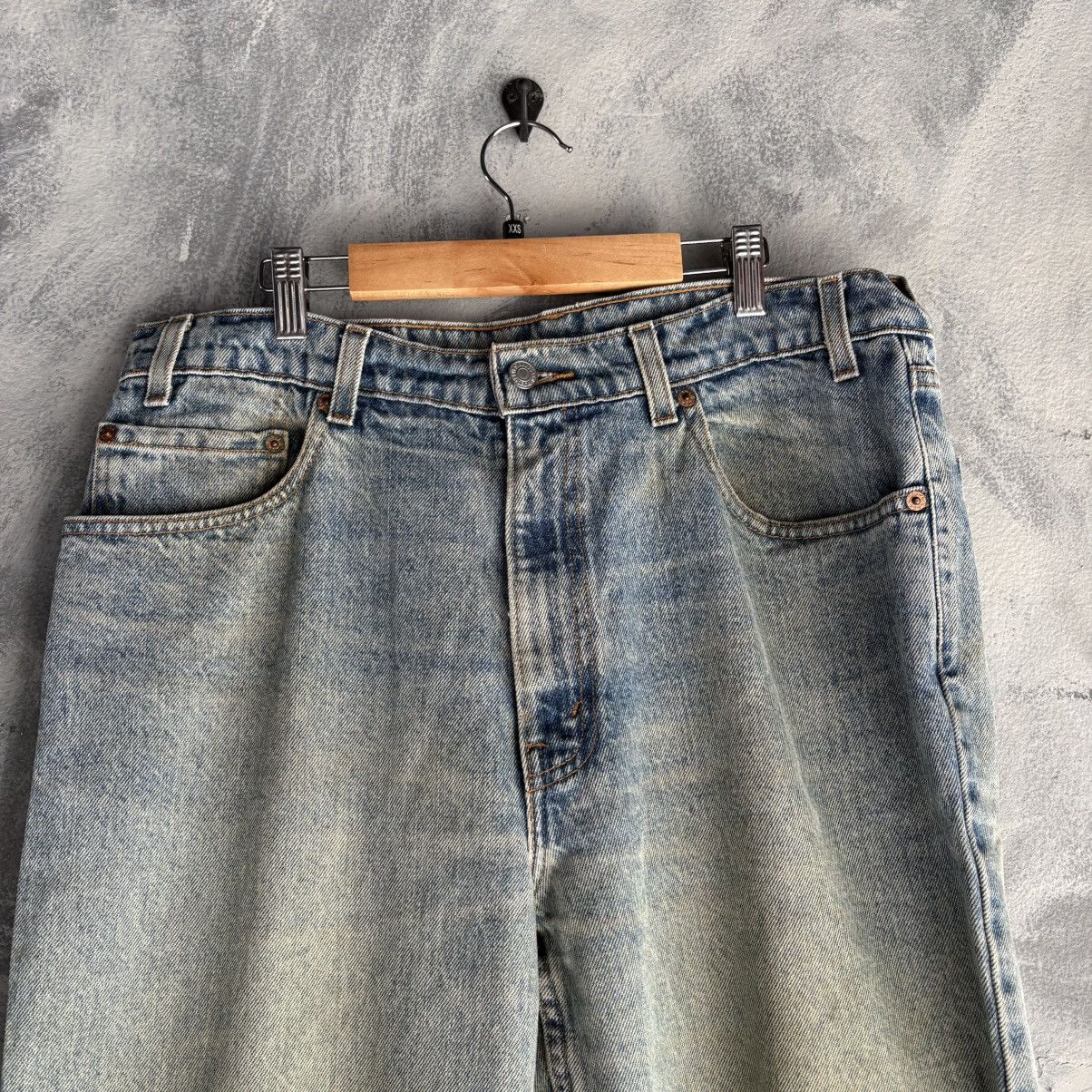 Levi's Vintage Levis 550 Jeans Mens 36x30 Relaxed Fit 90 Denim Blue Size US 36 / EU 52 - 3 Thumbnail