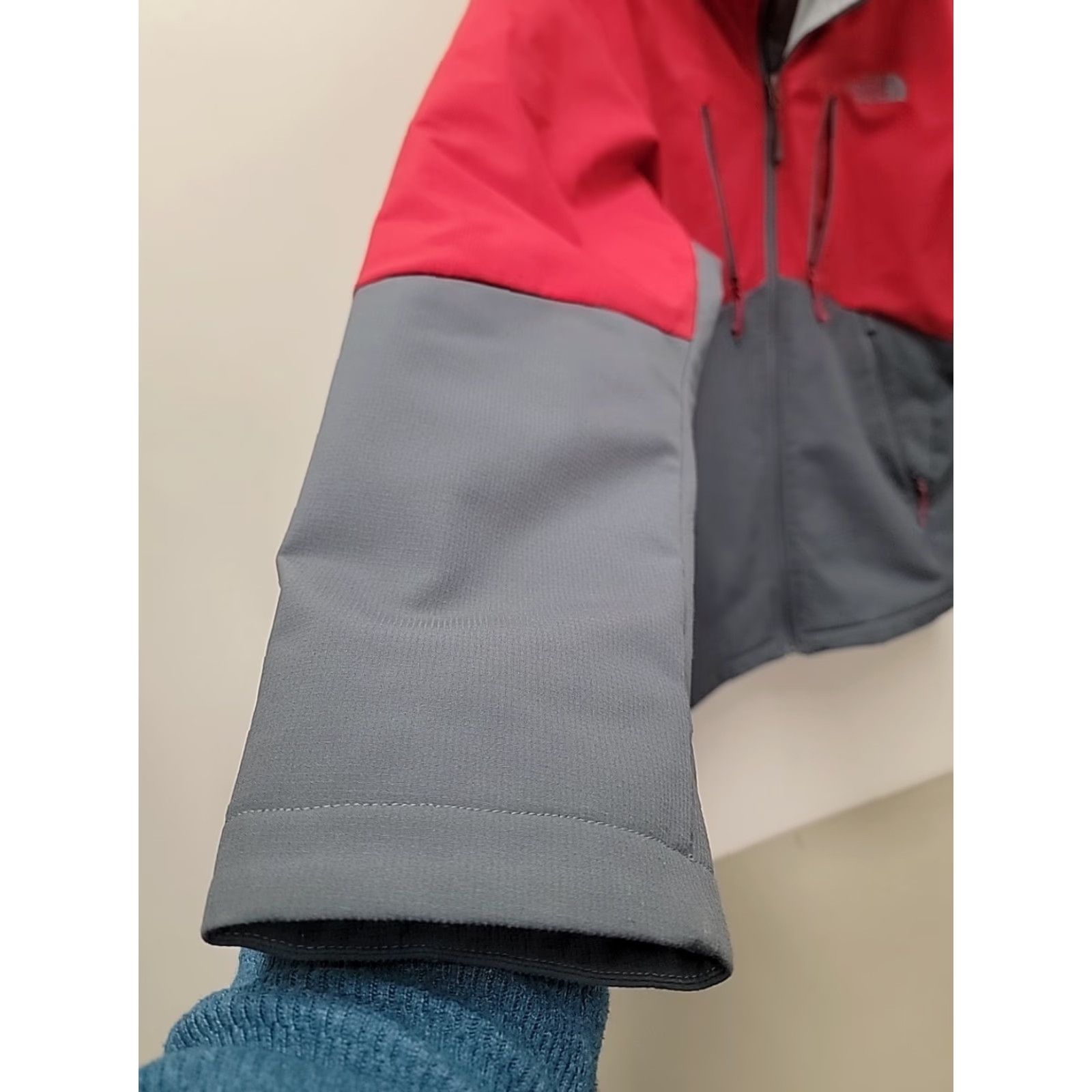 Vintage Northface Apex Elevation Ski Snowboard Jacket Hood Men’s M Red/Gray Size US M / EU 48-50 / 2 - 7 Thumbnail