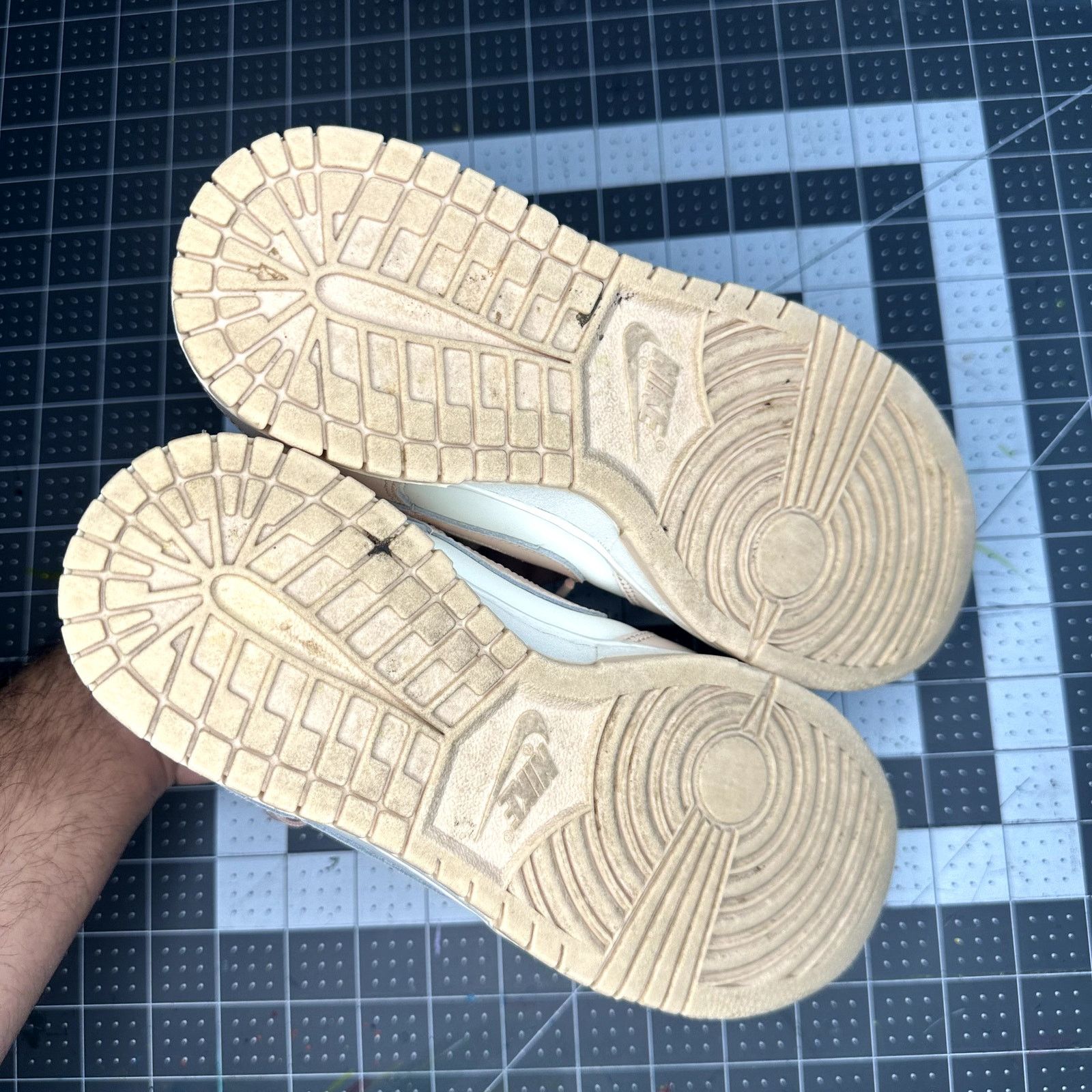 Nike Nike Dunk Low Wmns 'Orange Pearl' Size US 7 / IT 37 - 14 Thumbnail