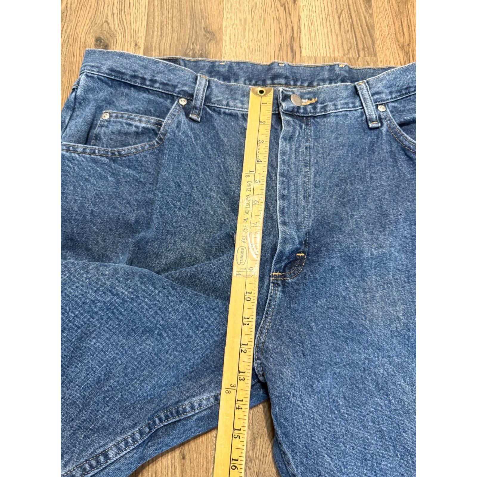 Wrangler Wrangler Jeans Men 40x30 Blue Denim Straight Leg Medium Wash Regular Waist 5-Pocket Design Inseam 30in Jeans Size US 40 / EU 56 - 7 Thumbnail