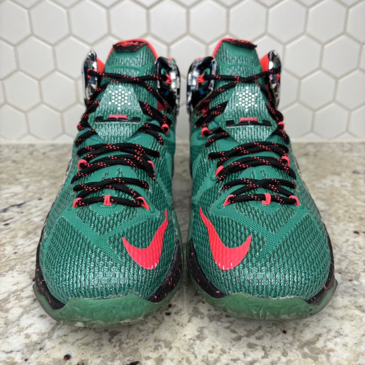 Nike Size 9 - Nike LeBron 12 Xmas Akron Birch Worn OG All Size US 9 / EU 42 - 4 Thumbnail