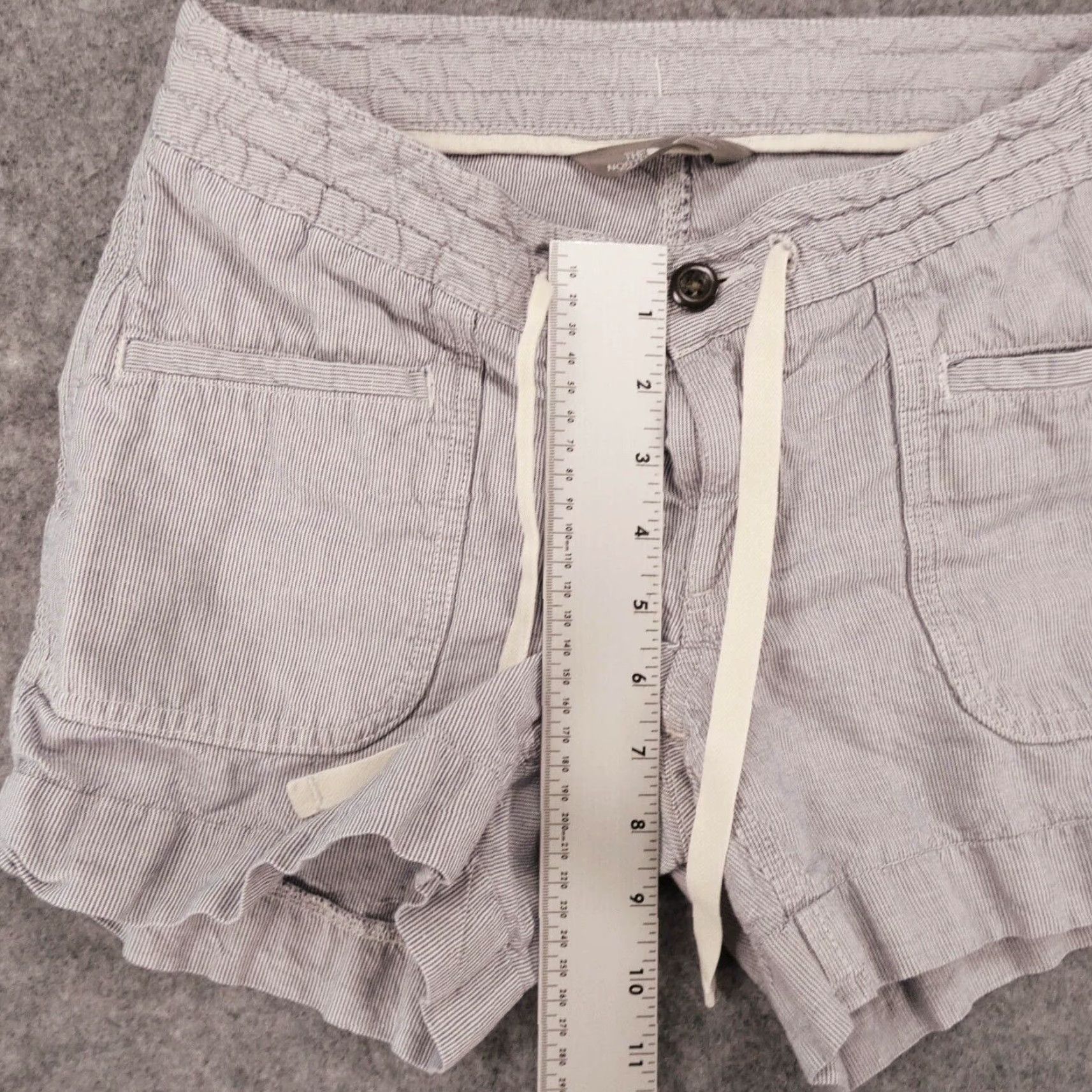 The North Face The North Face Shorts Womens 2 Flat Front Blue White Pin Stripe Drawstring Size 26" / US 2 / IT 38 - 6 Thumbnail