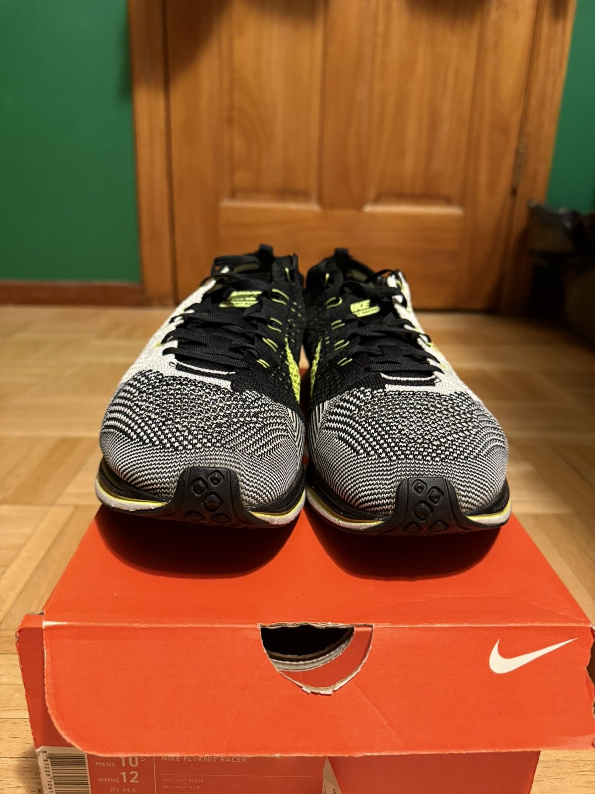 Nike Nike Flyknit Racer Sail/Volt Black Size US 10.5 / EU 43-44 - 3 Thumbnail