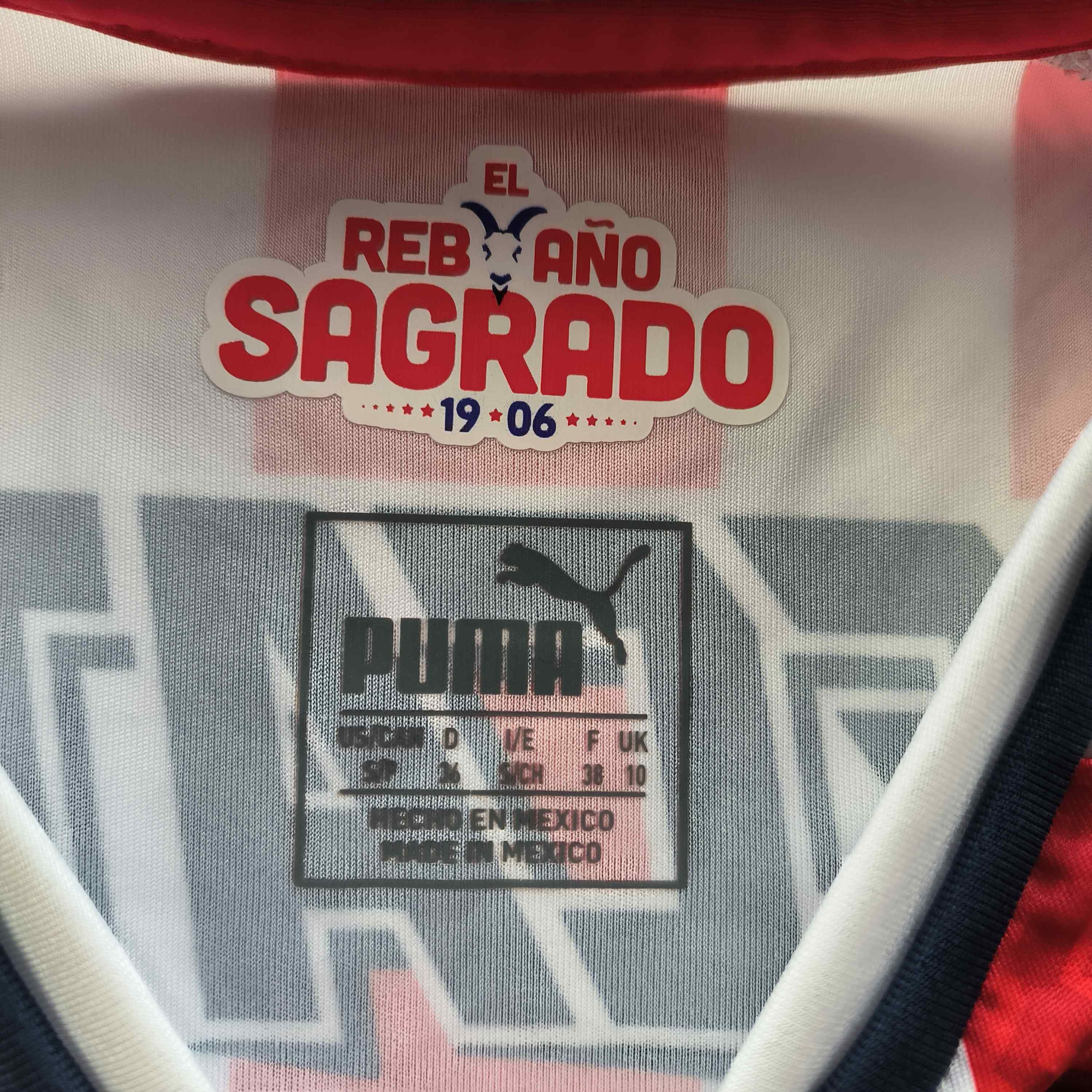 Puma Chivas de Guadalajara 17-18 Puma home football jersey size S Size US S / EU 44-46 / 1 - 4 Thumbnail