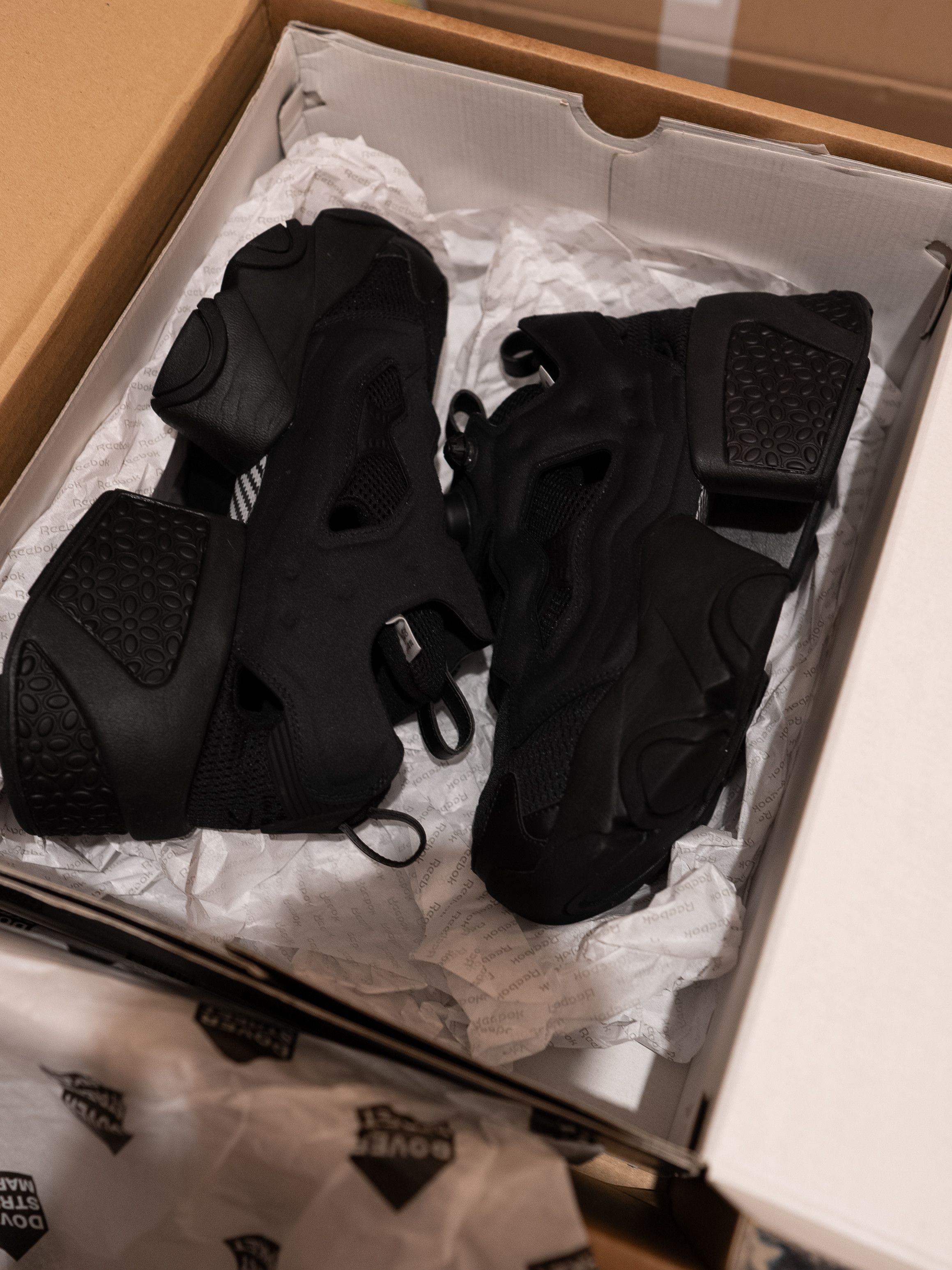 Noir Kei Ninomiya Noir Kei Ninomiya x Reebok Insta Pump Sora sneakers Size US 10 / EU 43 - 4 Thumbnail