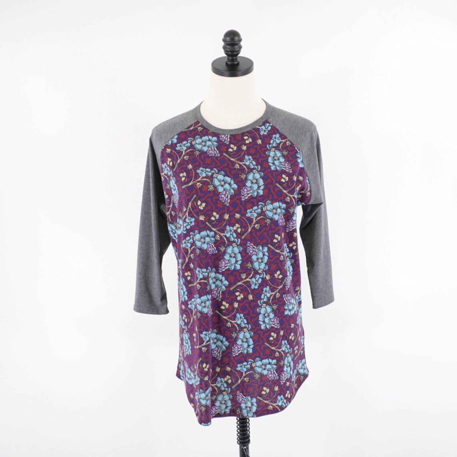 Designer LuLaRoe Purple Blue Floral Baseball Tee 3/4 Sleeve Shirt Med Size M / US 6-8 / IT 42-44 - 1 Thumbnail