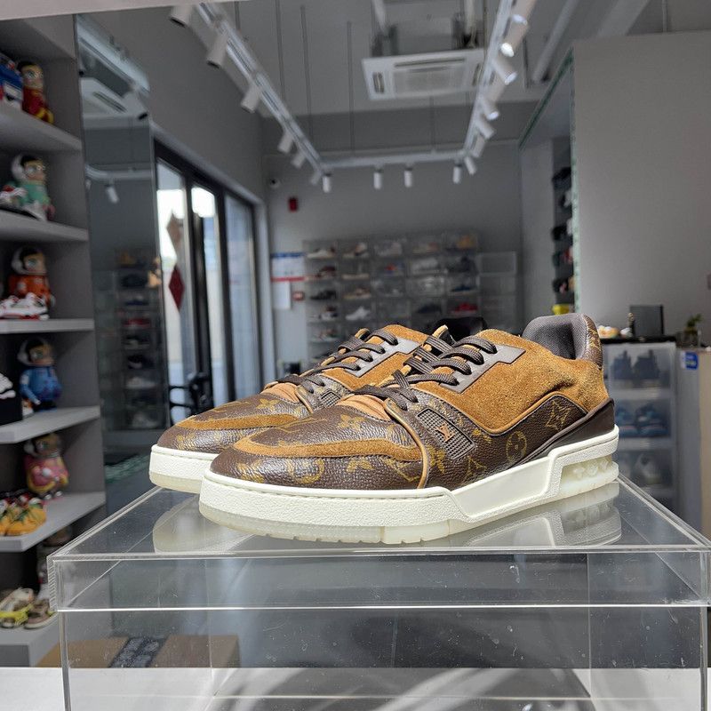 Louis Vuitton Louis Vuitton Stylish Low-Top Trainer Sneakers 0079 Size US 10 / IT 40 - 1 Thumbnail