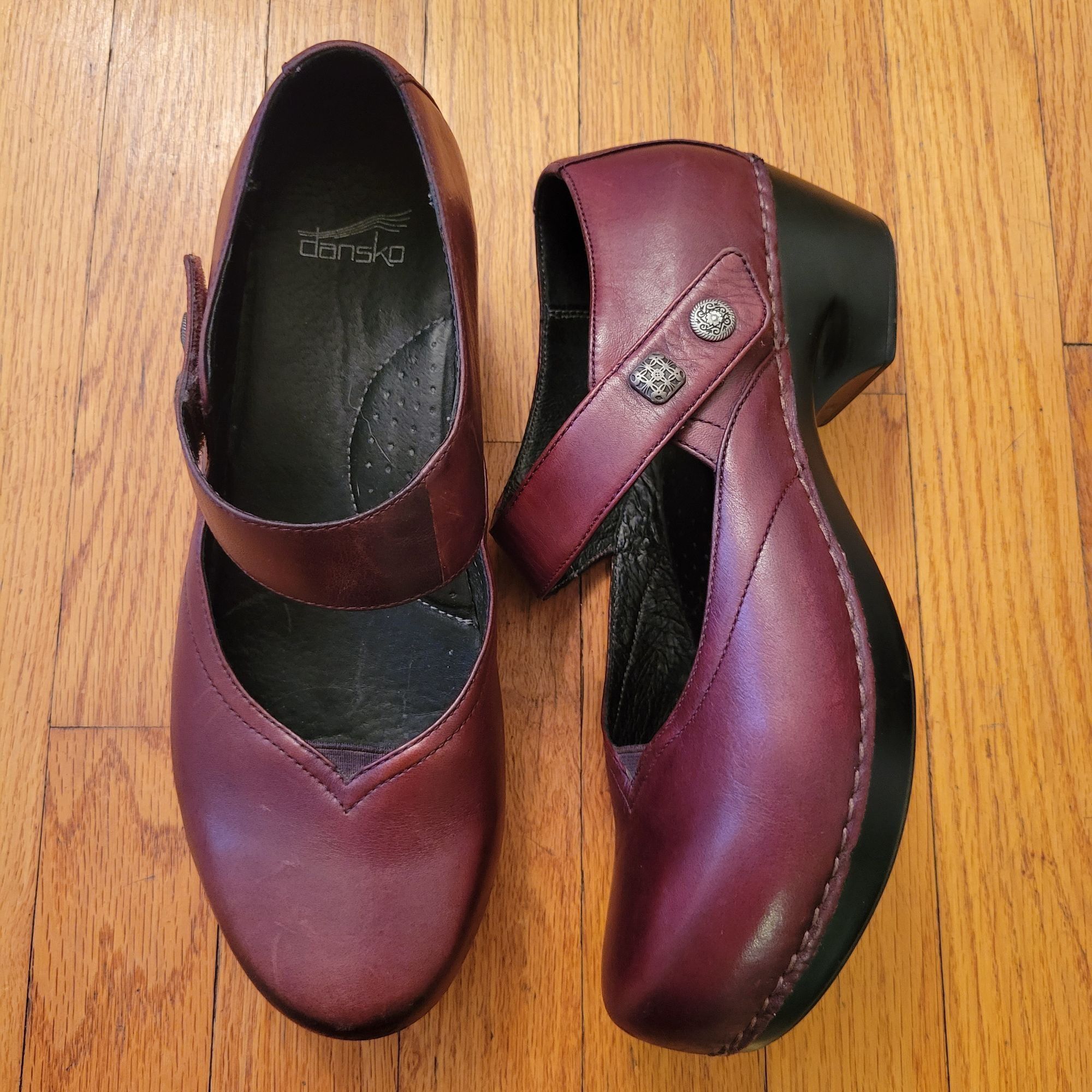 Dansko 11 Burgundy Leather Mary Jane Heeled Clogs Shoes