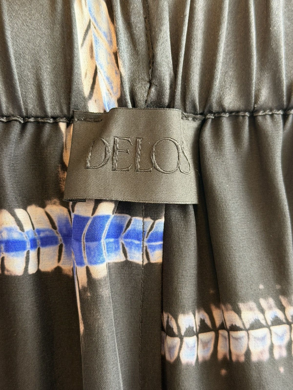 Other DELOS Printed Silk Short Black And Blue Abstract Size S Size 28" / US 6 / IT 42 - 10 Thumbnail