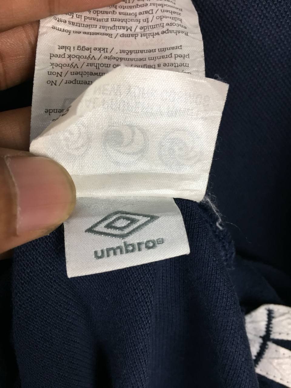 Umbro Vtg Umbro New York Cosmos Official Product Soccer Polo Shirt Size US L / EU 52-54 / 3 - 11 Thumbnail