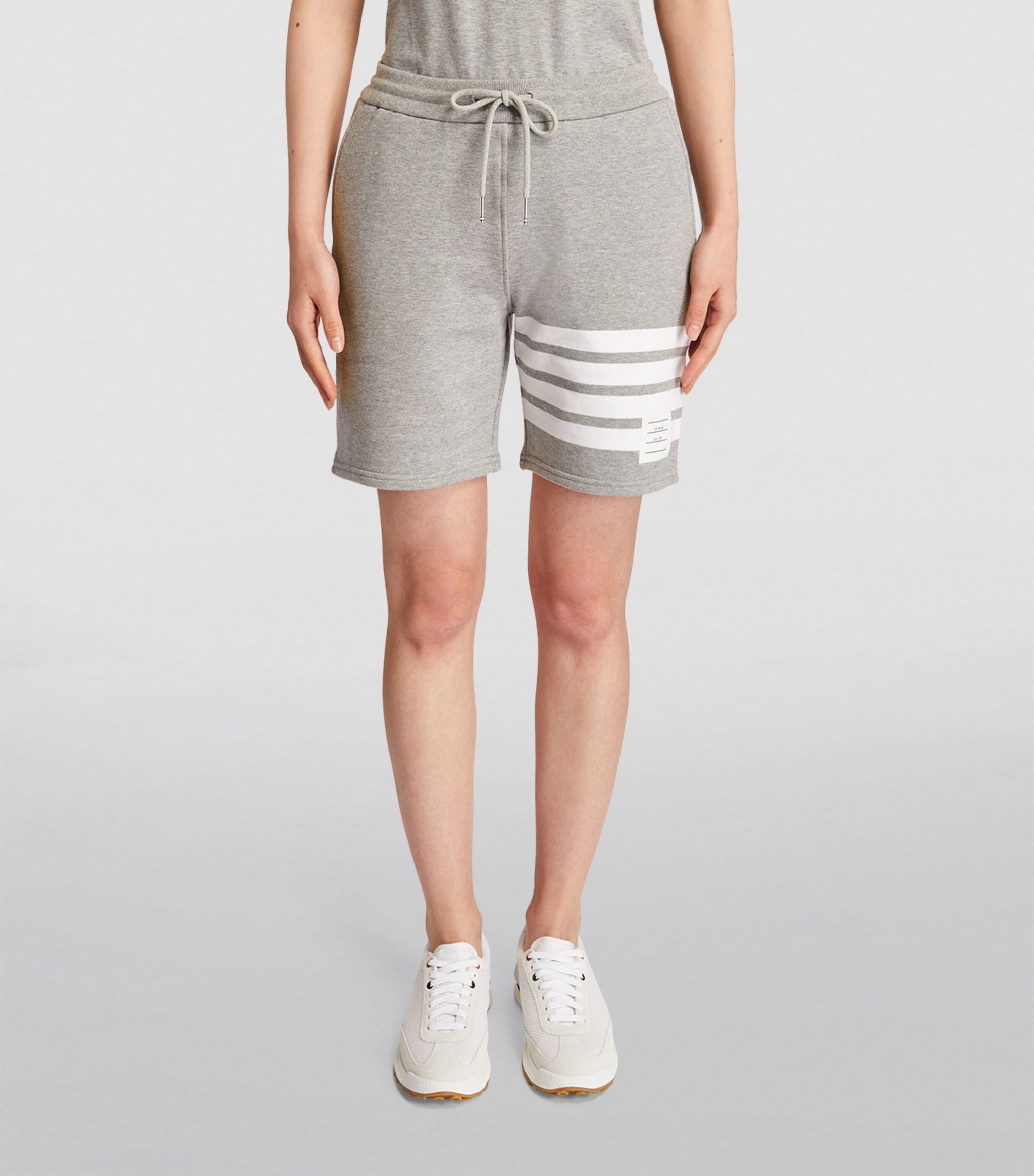 Thom Browne o1s22i1n0924 4-Bar Shorts in Grey Size 27" / US 4 / IT 40 - 3 Thumbnail