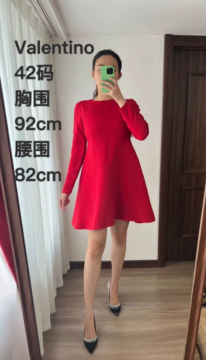 Valentino Valentino dress Size M / US 6-8 / IT 42-44 - 1 Thumbnail