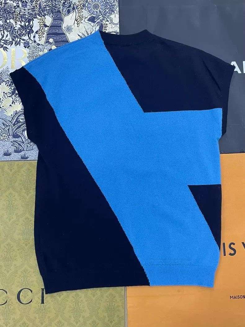 Hermes Hermes Blue and Black Cashmere Short Sleeve Top Size XS / US 0-2 / IT 36-38 - 2 Thumbnail