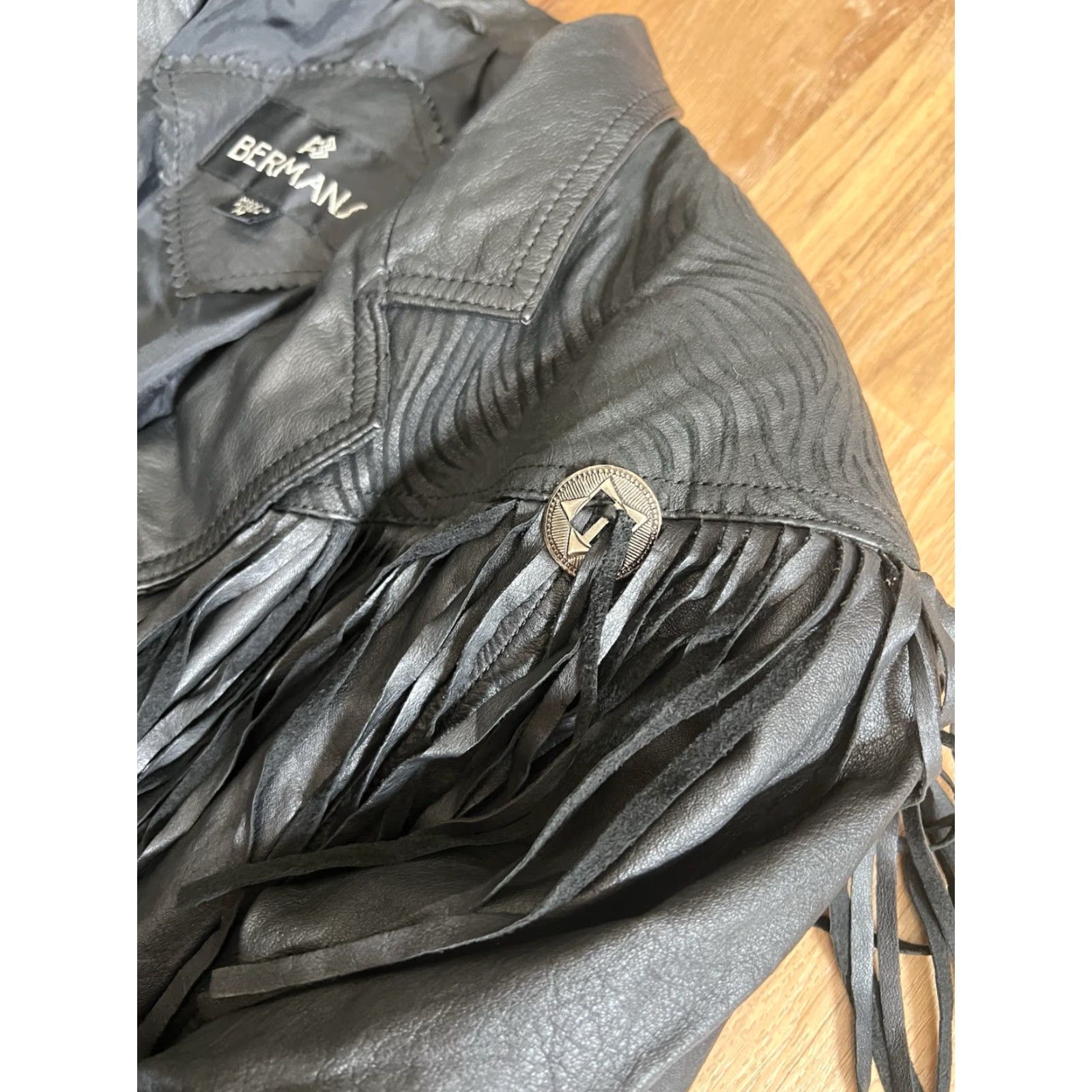 Ben Sherman VINTAGE Bermans Leather Jacket Woman Motorcycle Fringe Lace Up Back Cuffs M Cropped Black Size M / US 6-8 / IT 42-44 - 6 Thumbnail