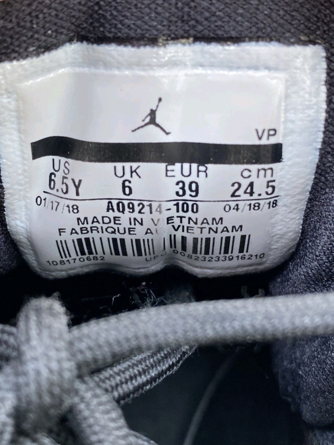 Jordan Brand Nike Air Jordan Max Aura GS White Black AQ9214100 Size 6.5 Size US 6.5 / EU 39-40 - 7 Thumbnail