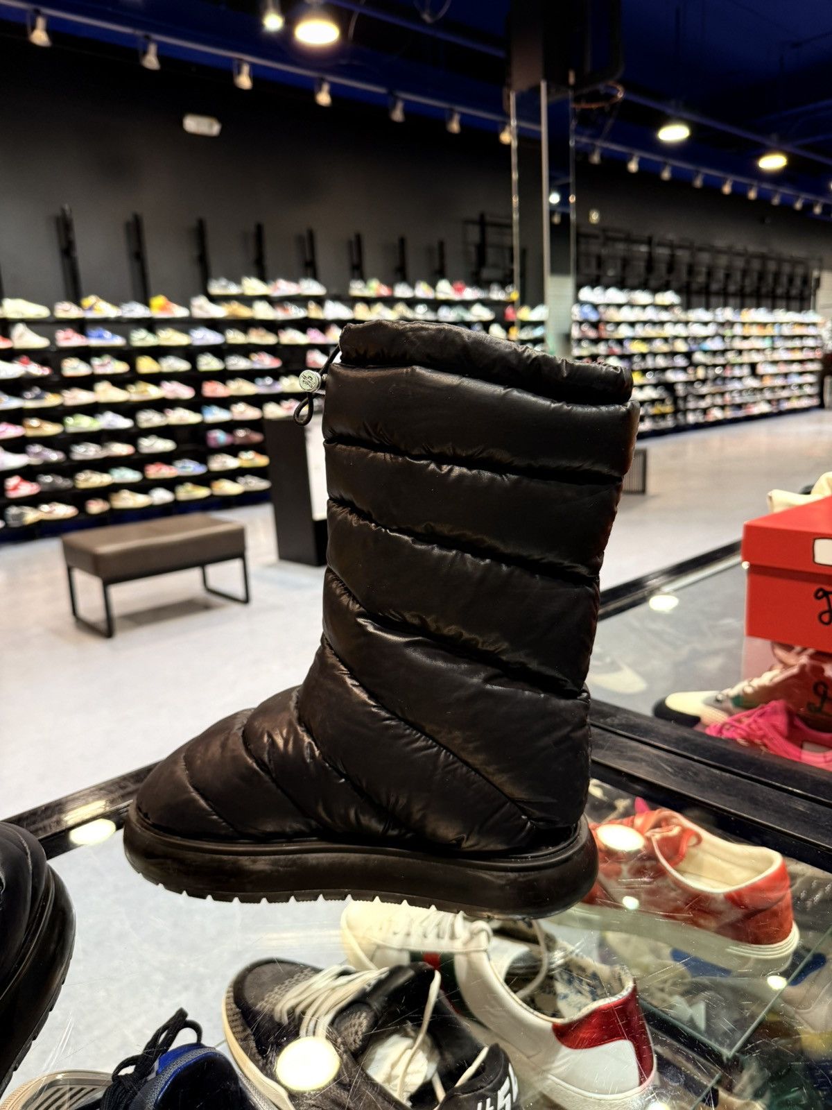 Moncler AUTHENTIC Moncler Gaia Pocket Puffer Snow Boot BLACK Size 40 Size US 10 / IT 40 - 14 Thumbnail