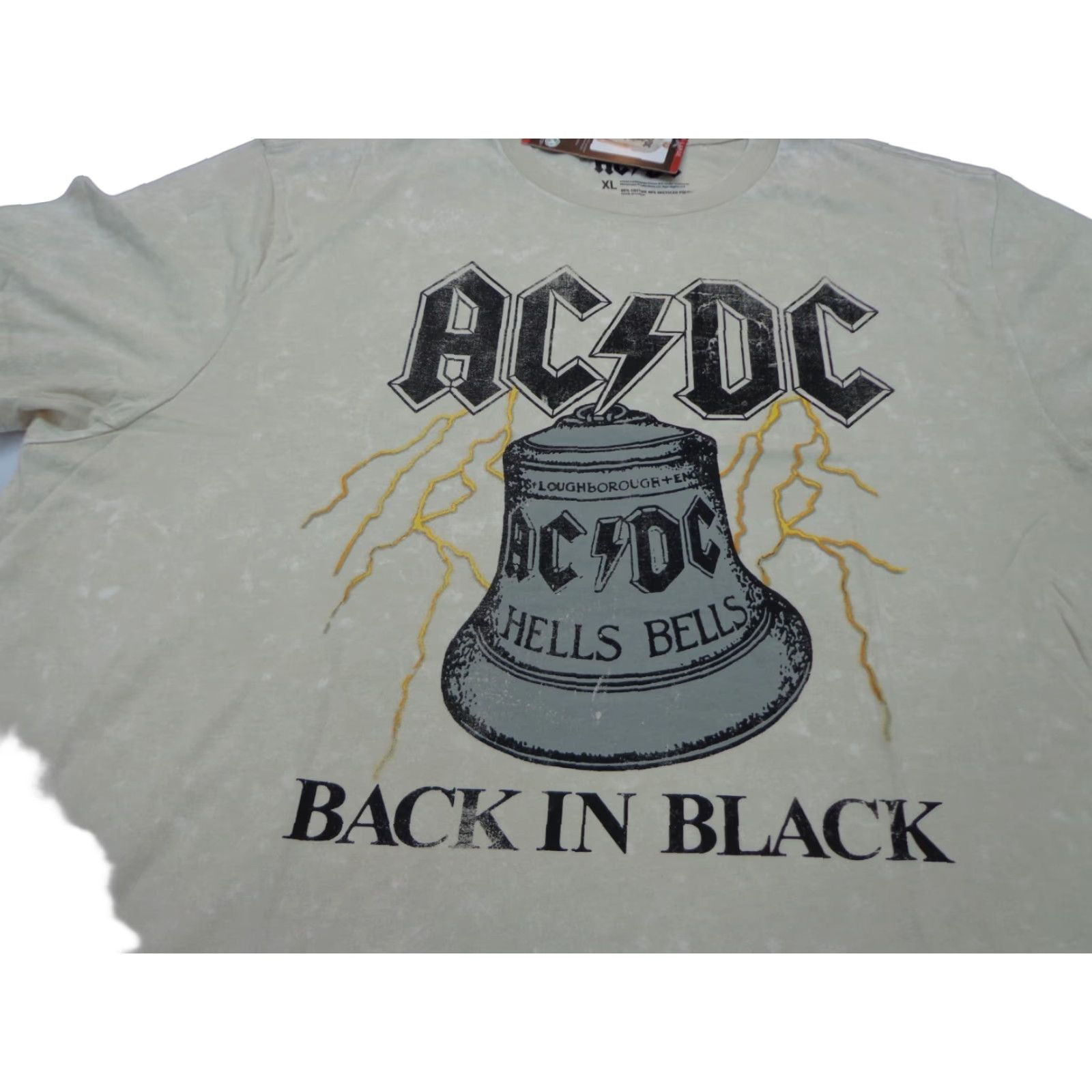 Vintage AC DC Back In Black T Shirt Crew Neck Short Sleeve Graphic Band Screen Print XL Ivory/White Men Modern Rock & Roll Girls? Size US XL / EU 56 / 4 - 1 Thumbnail