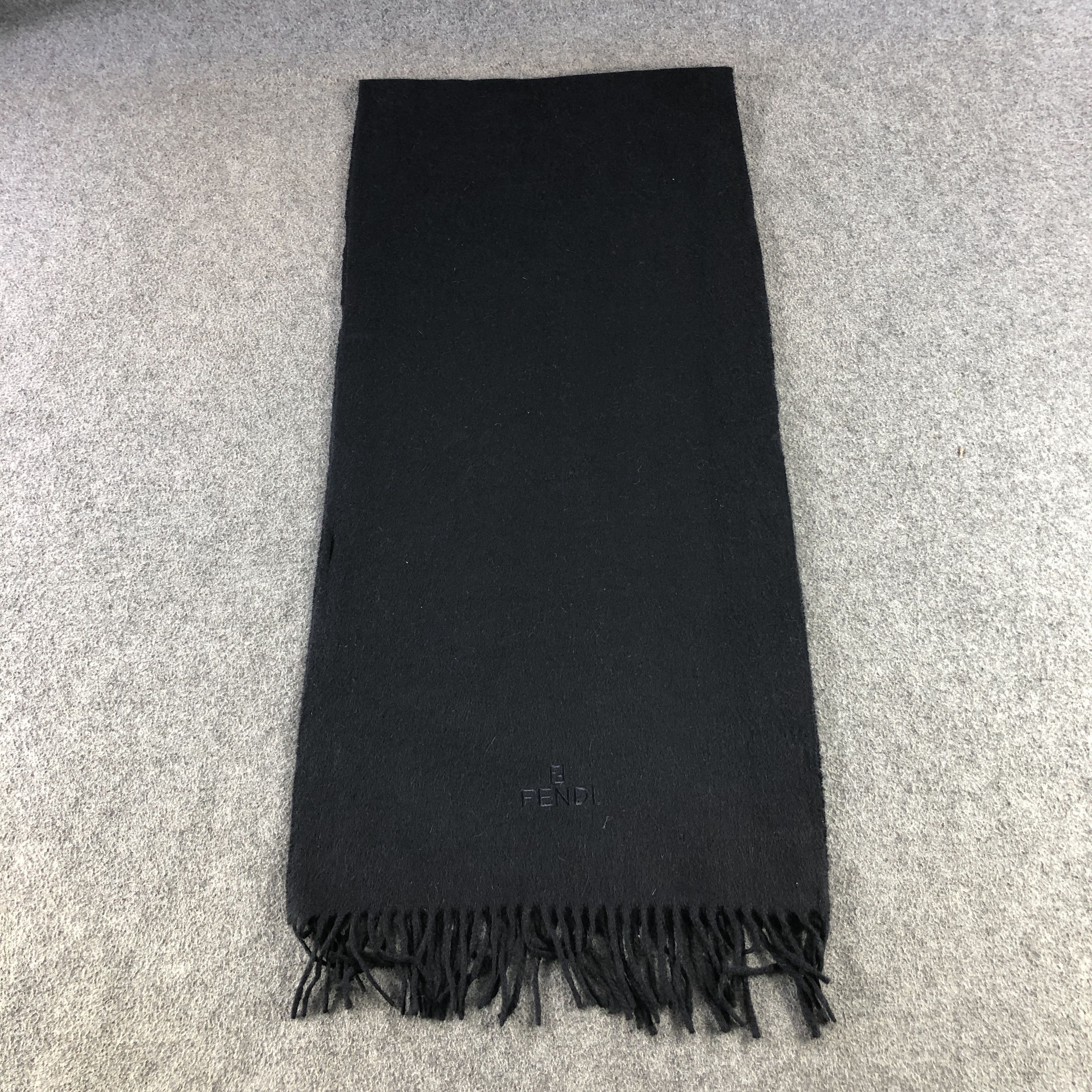 Fendi Fendi Plain Cashmere Scarf Muffler Neckwear V2927 Size ONE SIZE - 2 Thumbnail