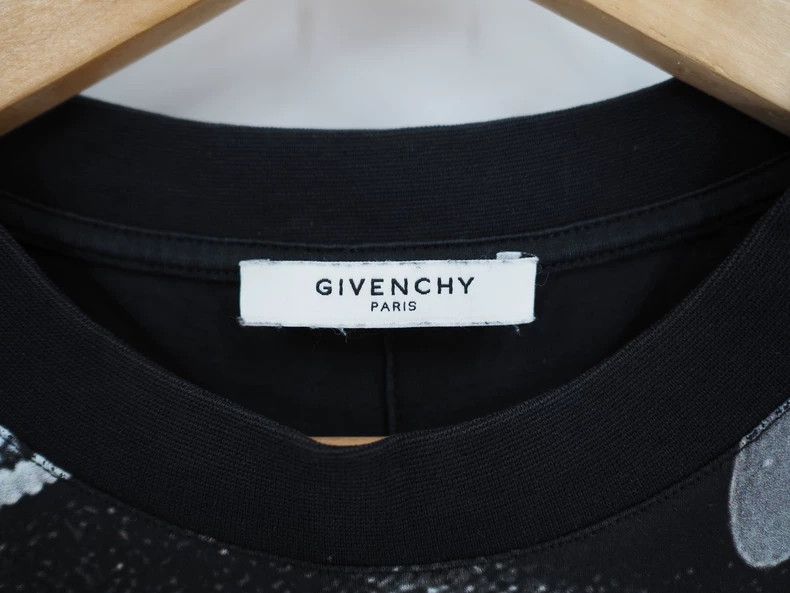 Givenchy Givenchy black patched face short sleeve Size US S / EU 44-46 / 1 - 3 Thumbnail