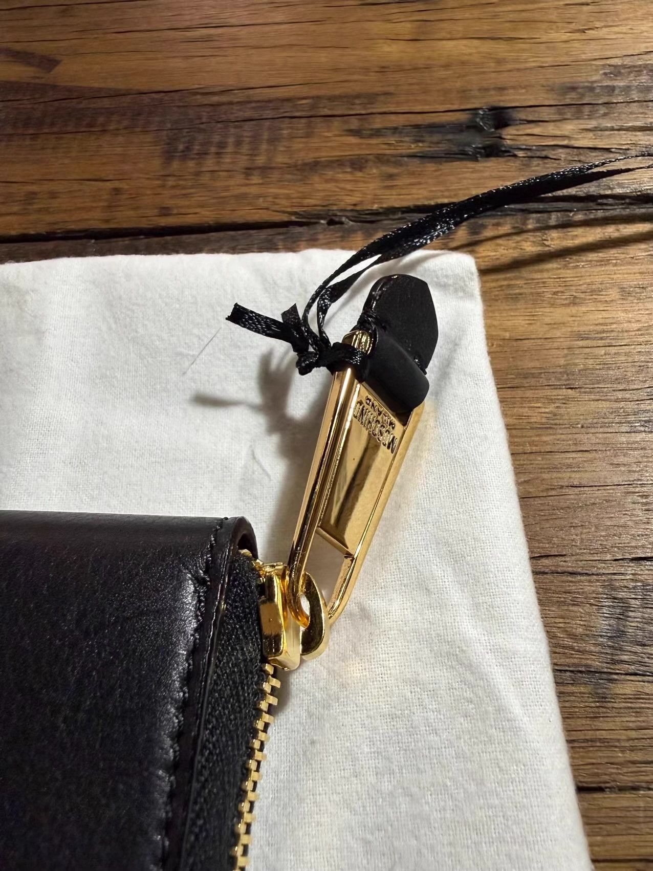 Moschino MOSCHINO 15SS Black Gold Logo Zipper Wallet Ｑ25 Size ONE SIZE - 3 Thumbnail