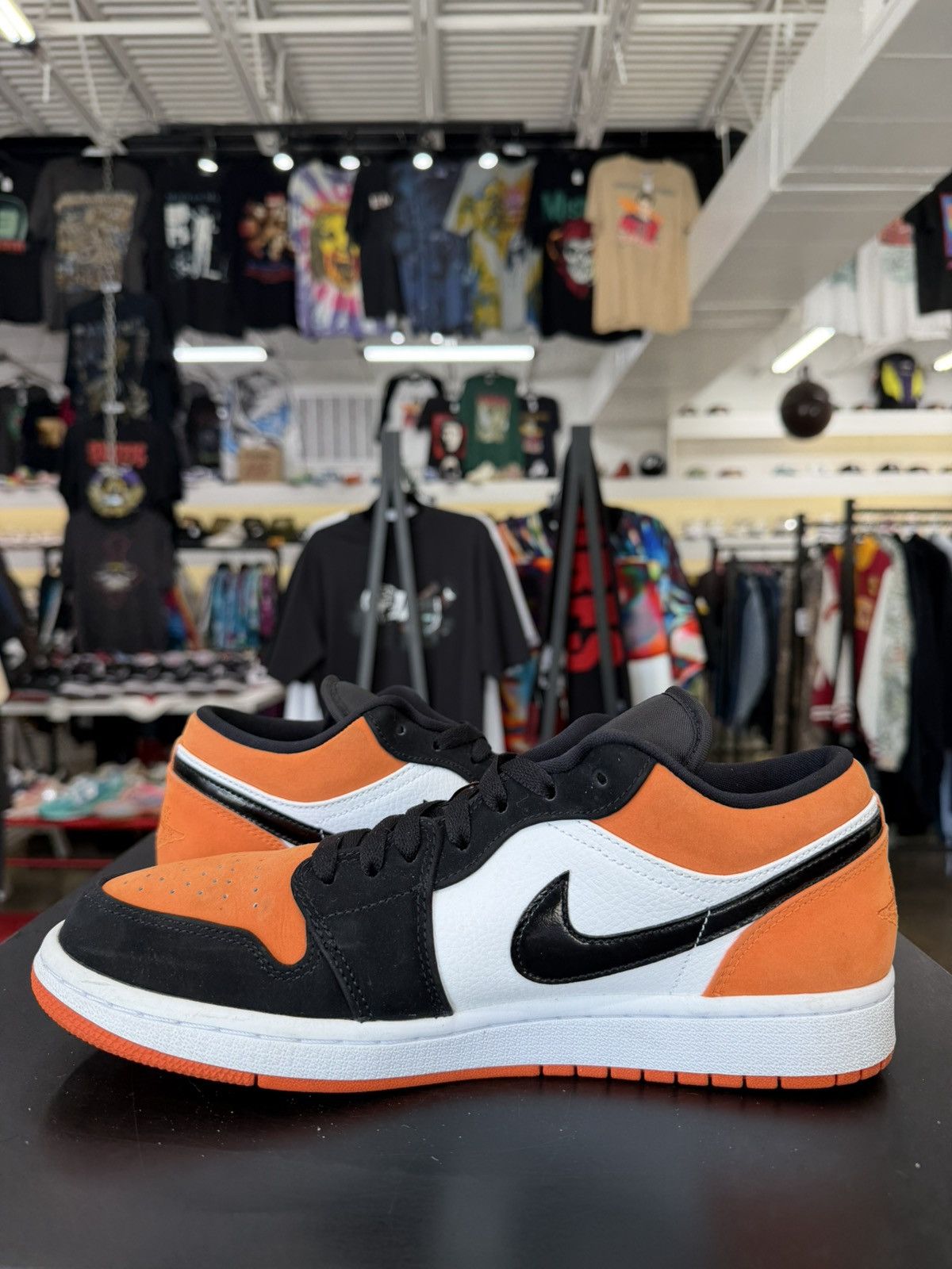Jordan Brand Jordan 1 Low Shattered Backboard Size 9 (2021) Size US 9 / EU 42 - 4 Thumbnail