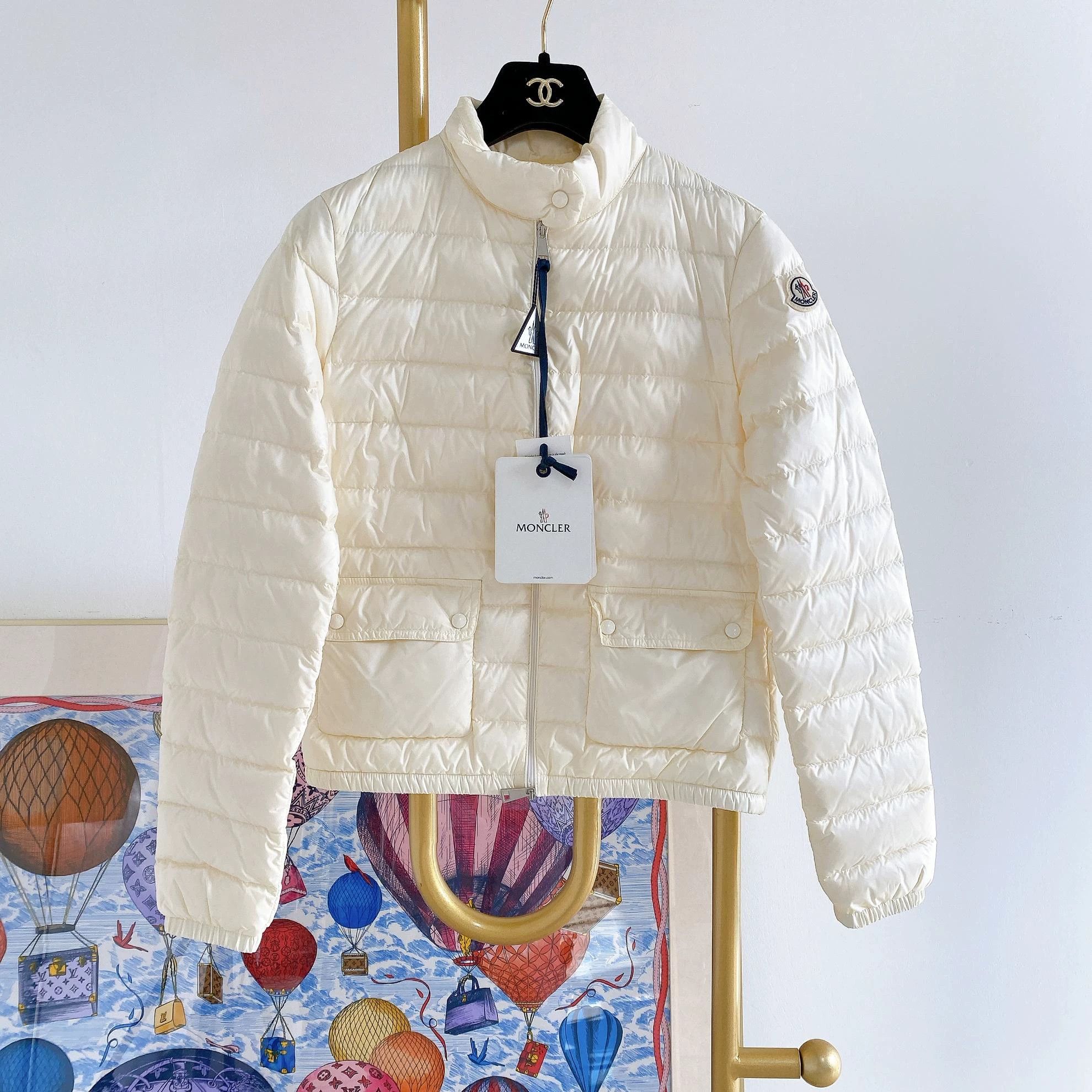 Moncler Moncler Beige Lightweight Puffer 0 Size XS / US 0-2 / IT 36-38 - 1 Thumbnail