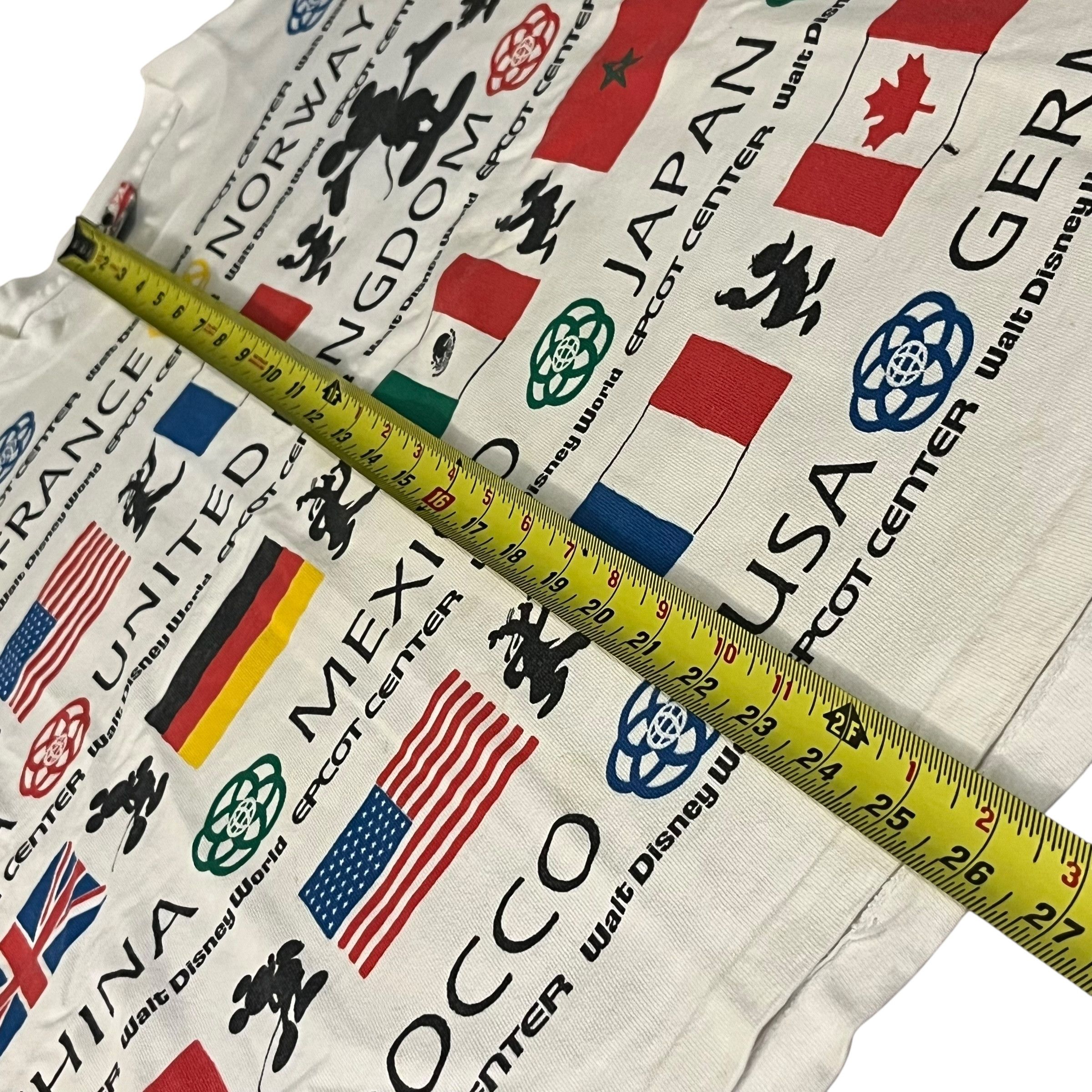 Disney VINTAGE Disney Designs EPCOT Flags of the World T Shirt Size US XL / EU 56 / 4 - 3 Thumbnail