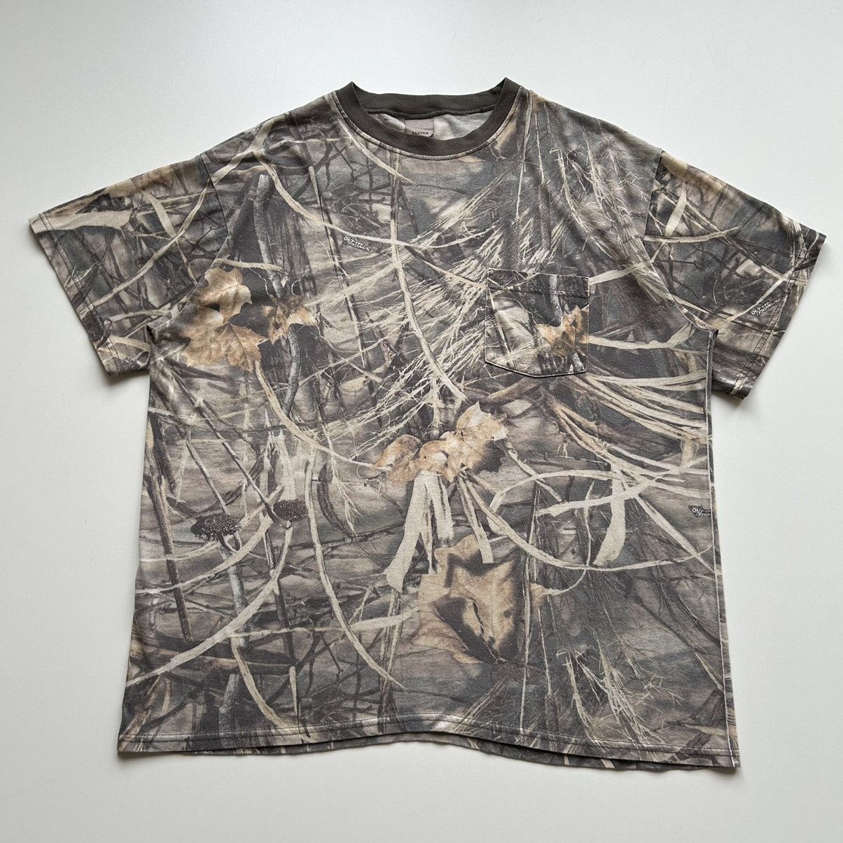 image of Vintage 2000S Real Tree Camo Pocket T Shirt XL in Realtree, Men's