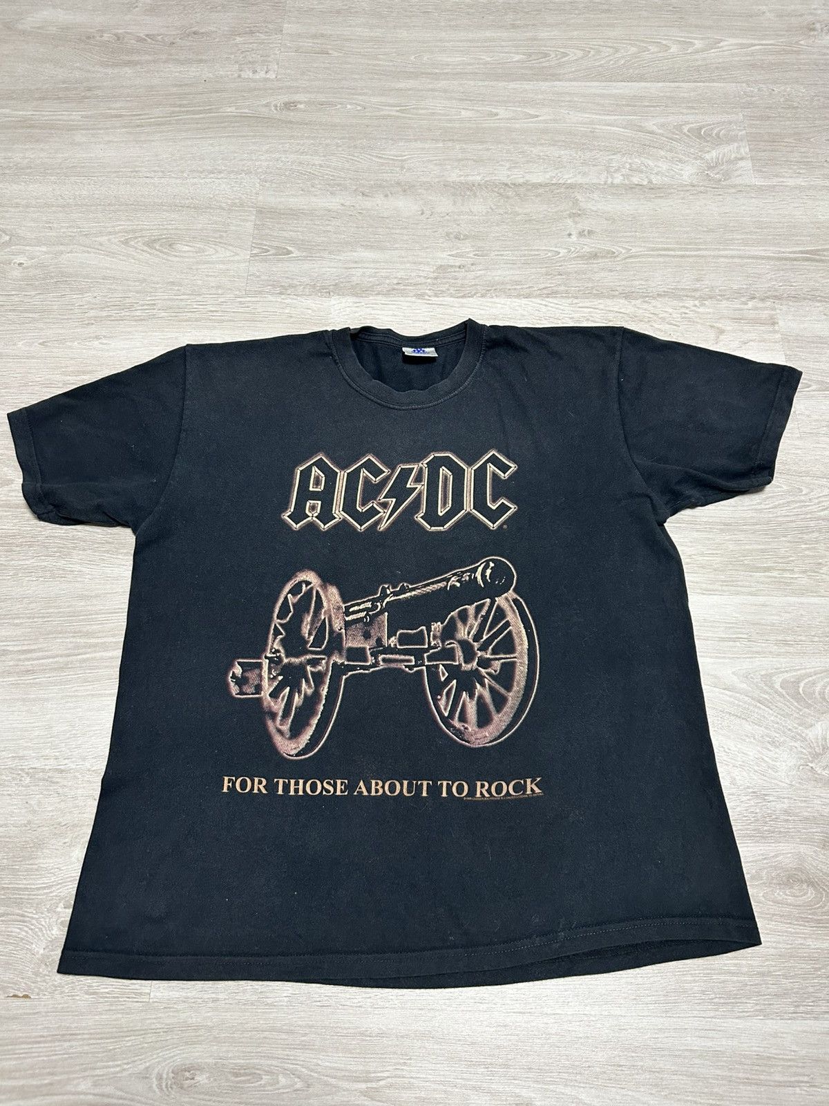 AC/DC Vintage AC/DC 1999 Rock T-shirt We Salute You! Size XL Size US XL / EU 56 / 4 - 1 Thumbnail