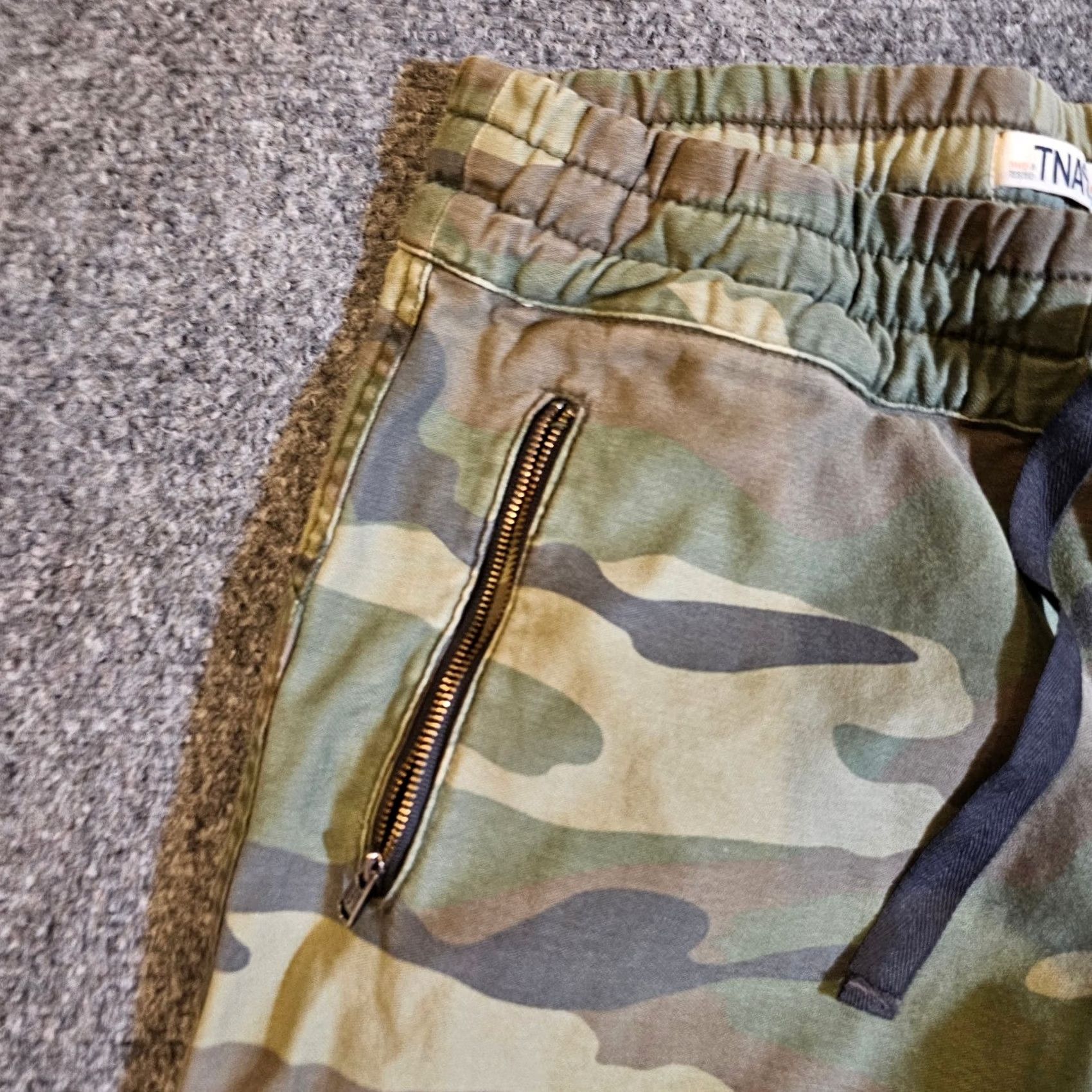 TNA TNA Pants Womens 6 Green Camo Joggers Zipper Pockets Sweatpants Casual Atheltic Shirt Size 28" / US 6 / IT 42 - 3 Thumbnail