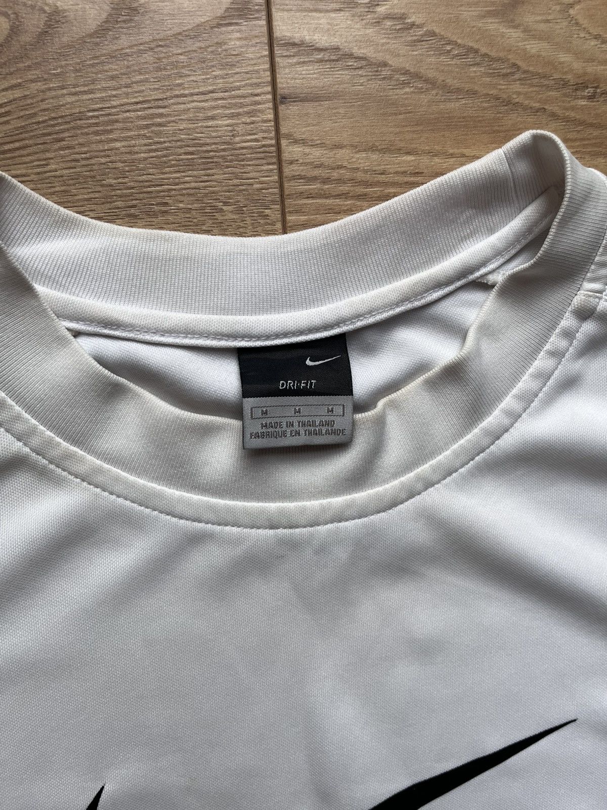 Nike 90’s NIKE TEAM BIG CENTRAL SWOOSH LOGO Y2K RETRO TEE RARE Size US M / EU 48-50 / 2 - 3 Thumbnail