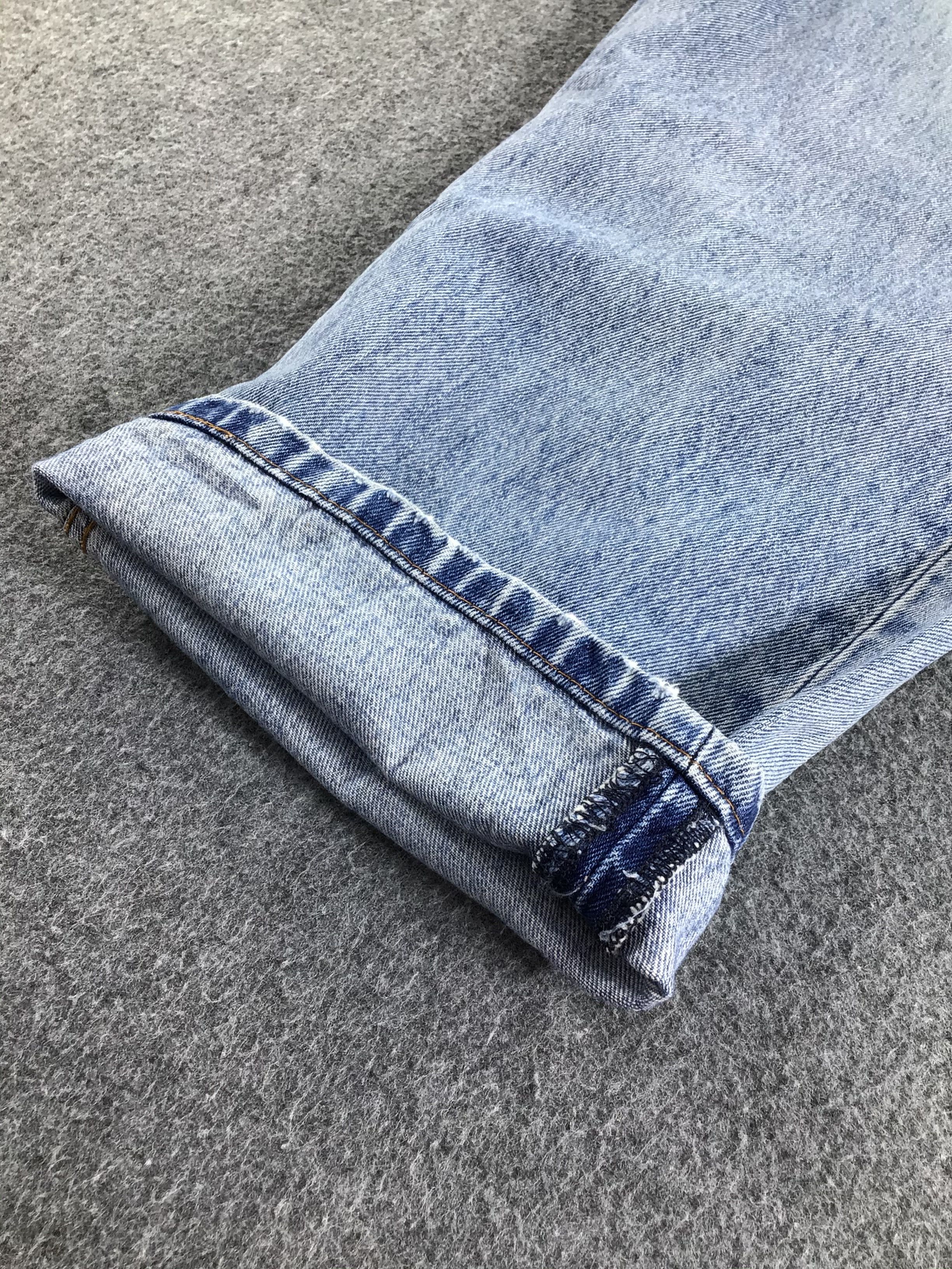 Levi's Vintage Levis 550 Jeans Faded Blue Distressed Denim -J549 Size US 39 - 6 Thumbnail