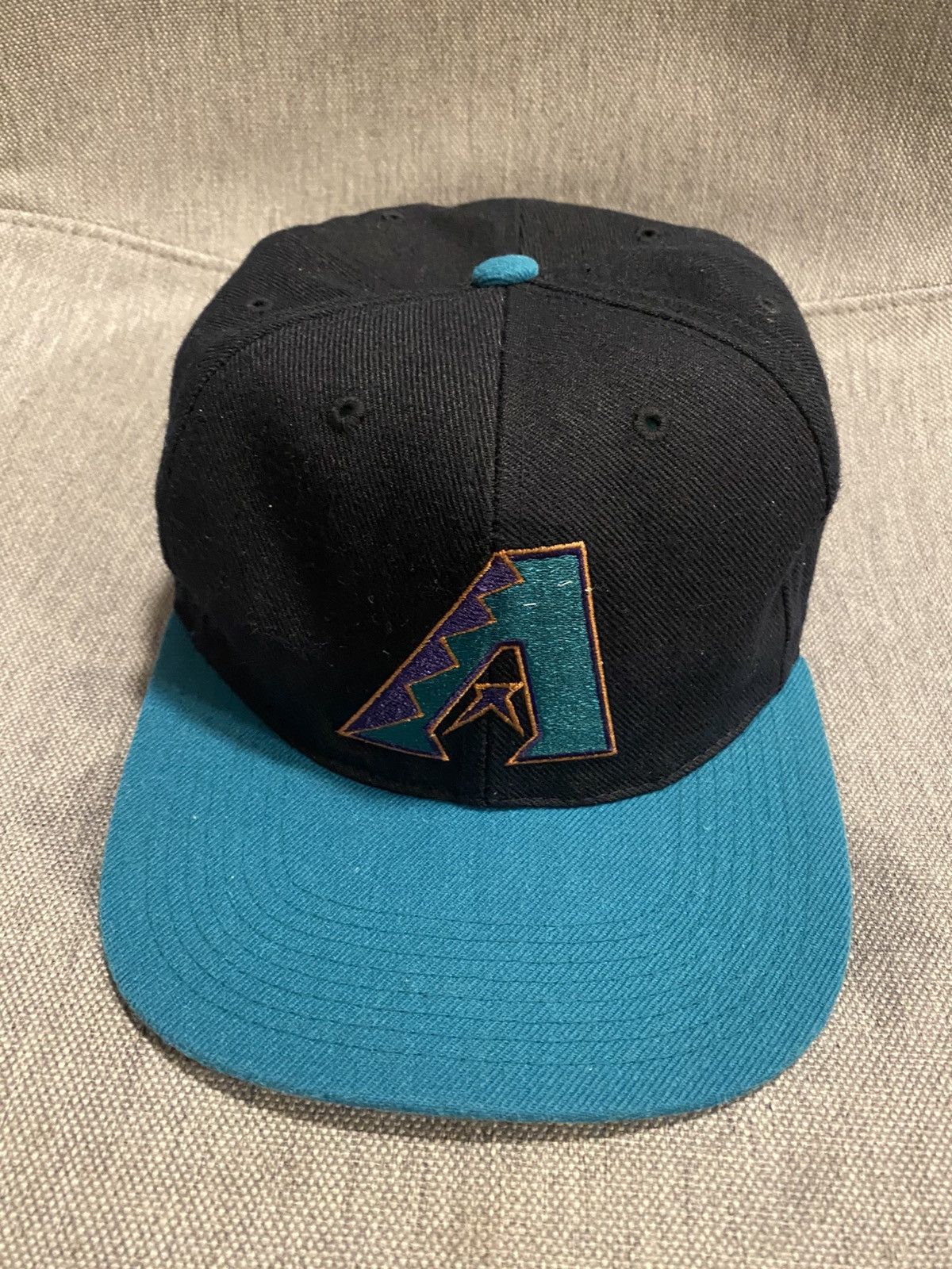 Sports Specialties × Vintage VINTAGE 90’s SPORTS SPECIALTIES DIAMONDBACKS FITTED CAP Size ONE SIZE - 1 Thumbnail