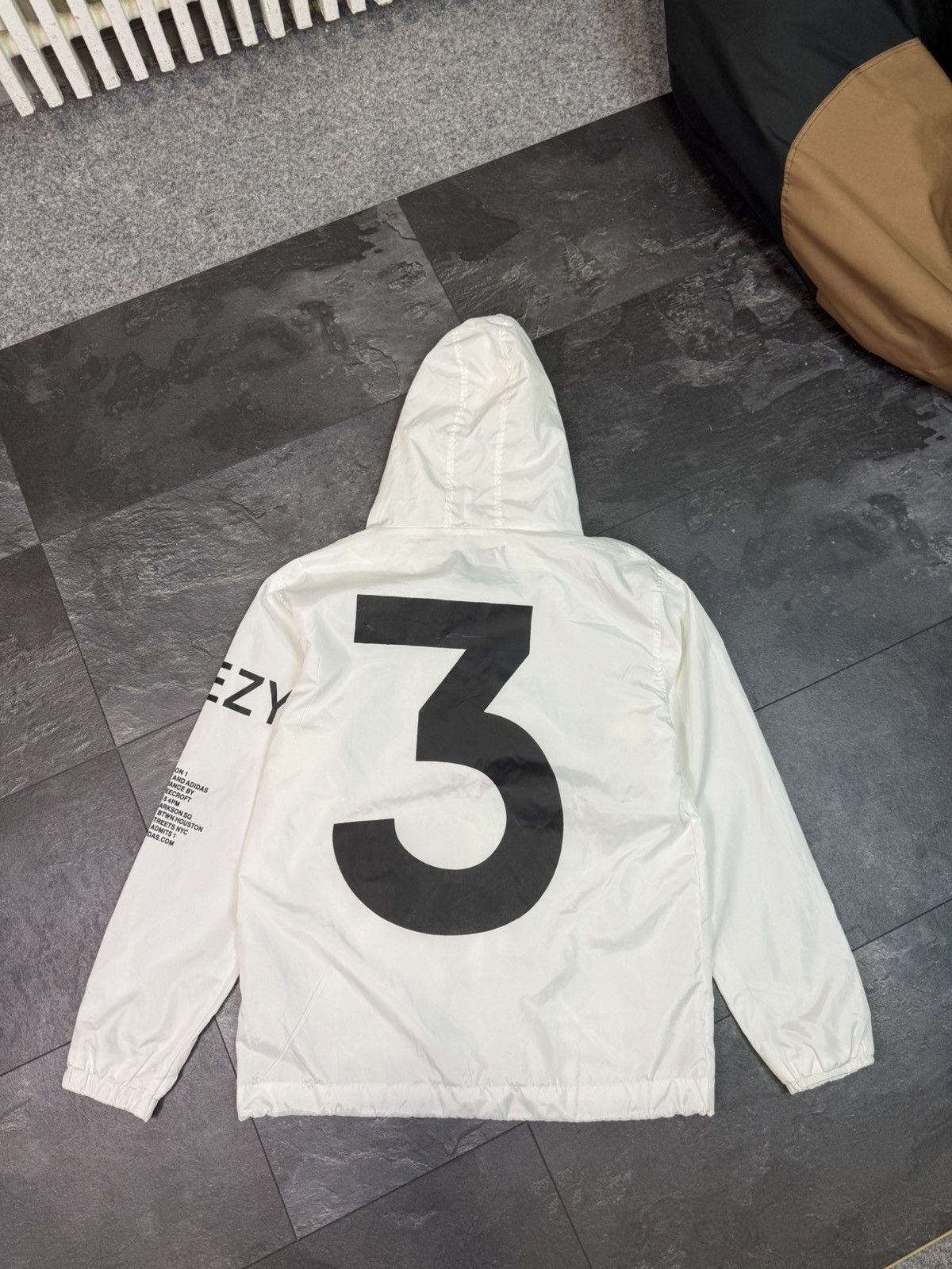 Vintage Yeezus Tour 3 Logo Jacket Kanye West Streetwear USA S Rap Size US S / EU 44-46 / 1 - 1 Thumbnail