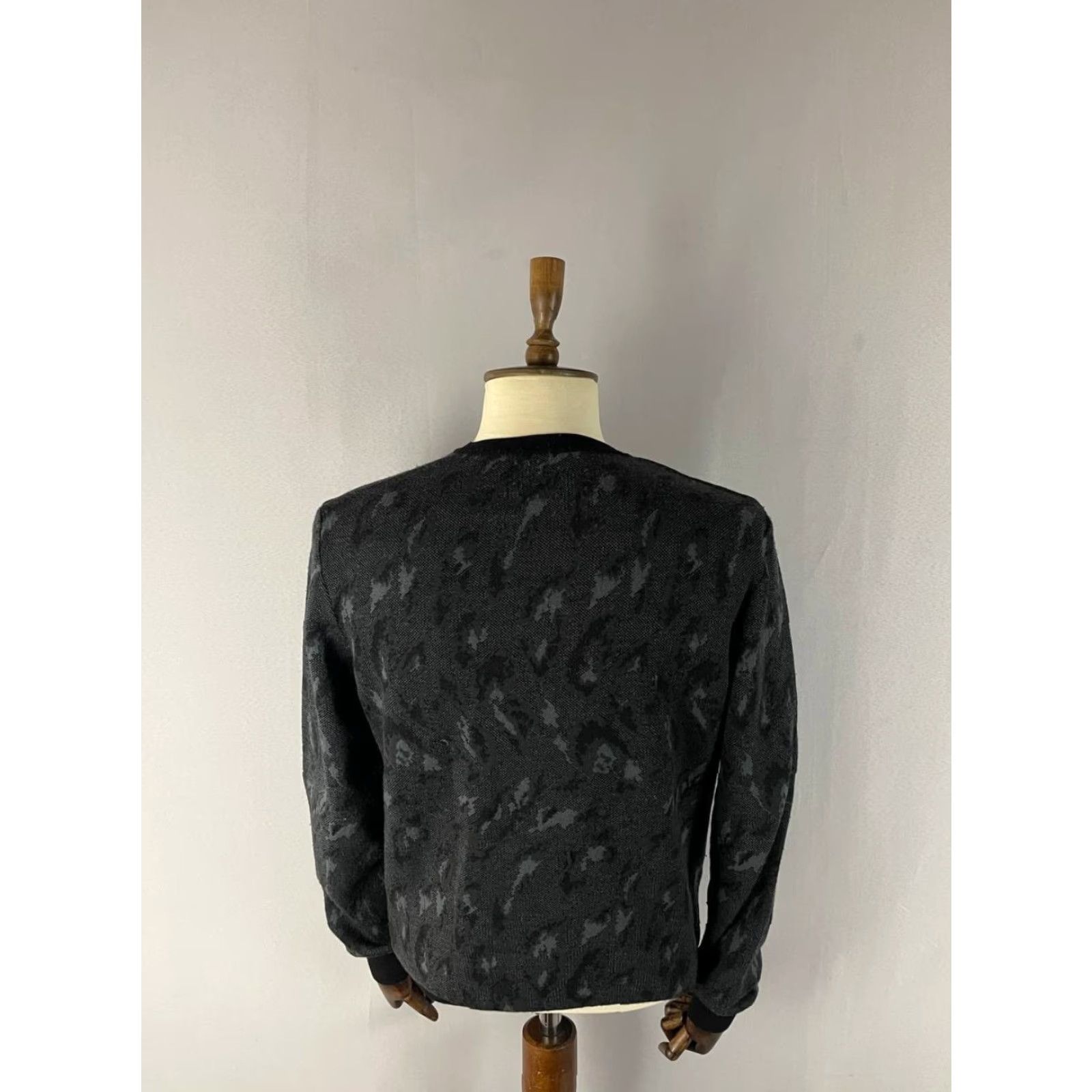 Vintage Versace Collection Mens Sweater XL Black Abstract Print V-Neck Pullover Long Sleeve Regular Fit Knit Logo Pattern Clothing Size US XL / EU 56 / 4 - 2 Thumbnail