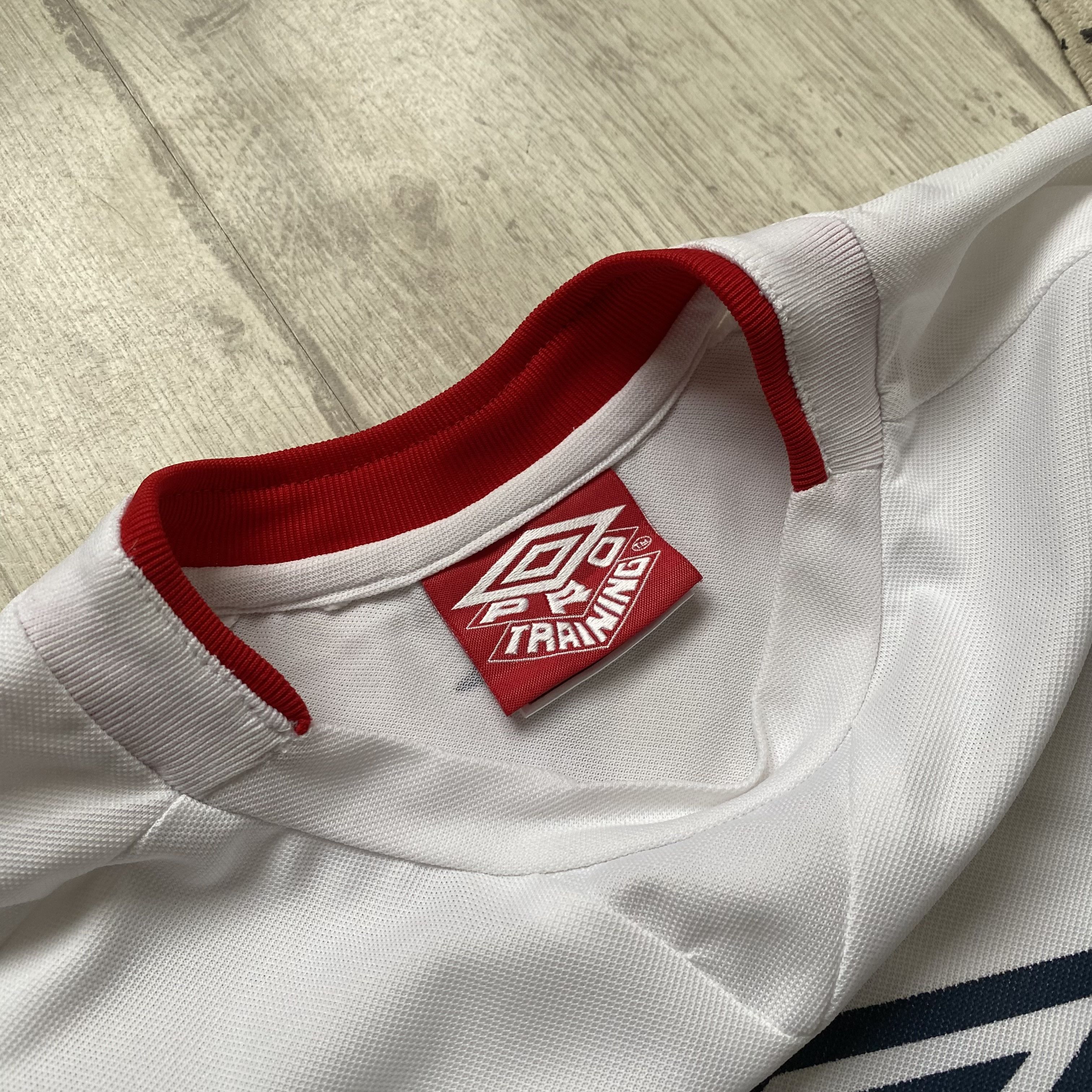 Umbro Drill Vintage 90s Umbro jersey tee Center logo Blockore Size US XXL / EU 58 / 5 - 7 Thumbnail