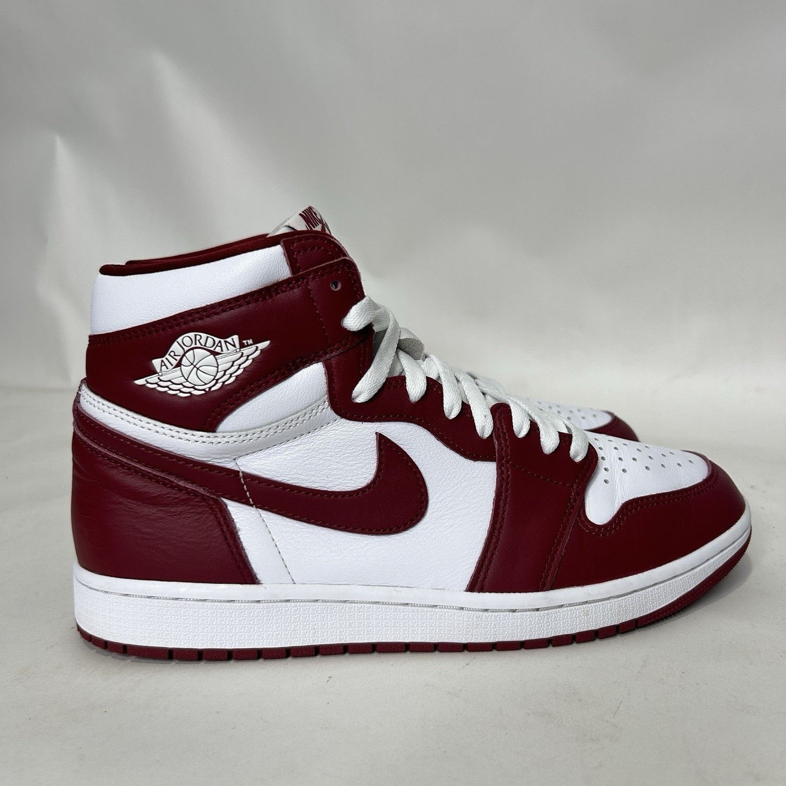 Jordan Brand Nike Air Jordan 1 Retro High OG “Artisanal Red” Size US 10.5 / EU 43-44 - 4 Thumbnail