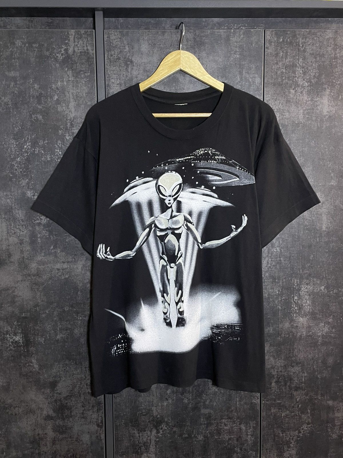 Sick Vintage 90s Alien UFO T-shirt Fashion Victim Rock 424