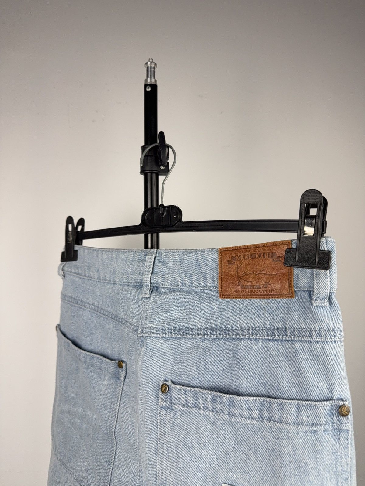 Karl Kani Luxury Karl Kani Y2K SK8 Big Logo Denim Shorts Womens XS Size 28" / US 6 / IT 42 - 13 Thumbnail